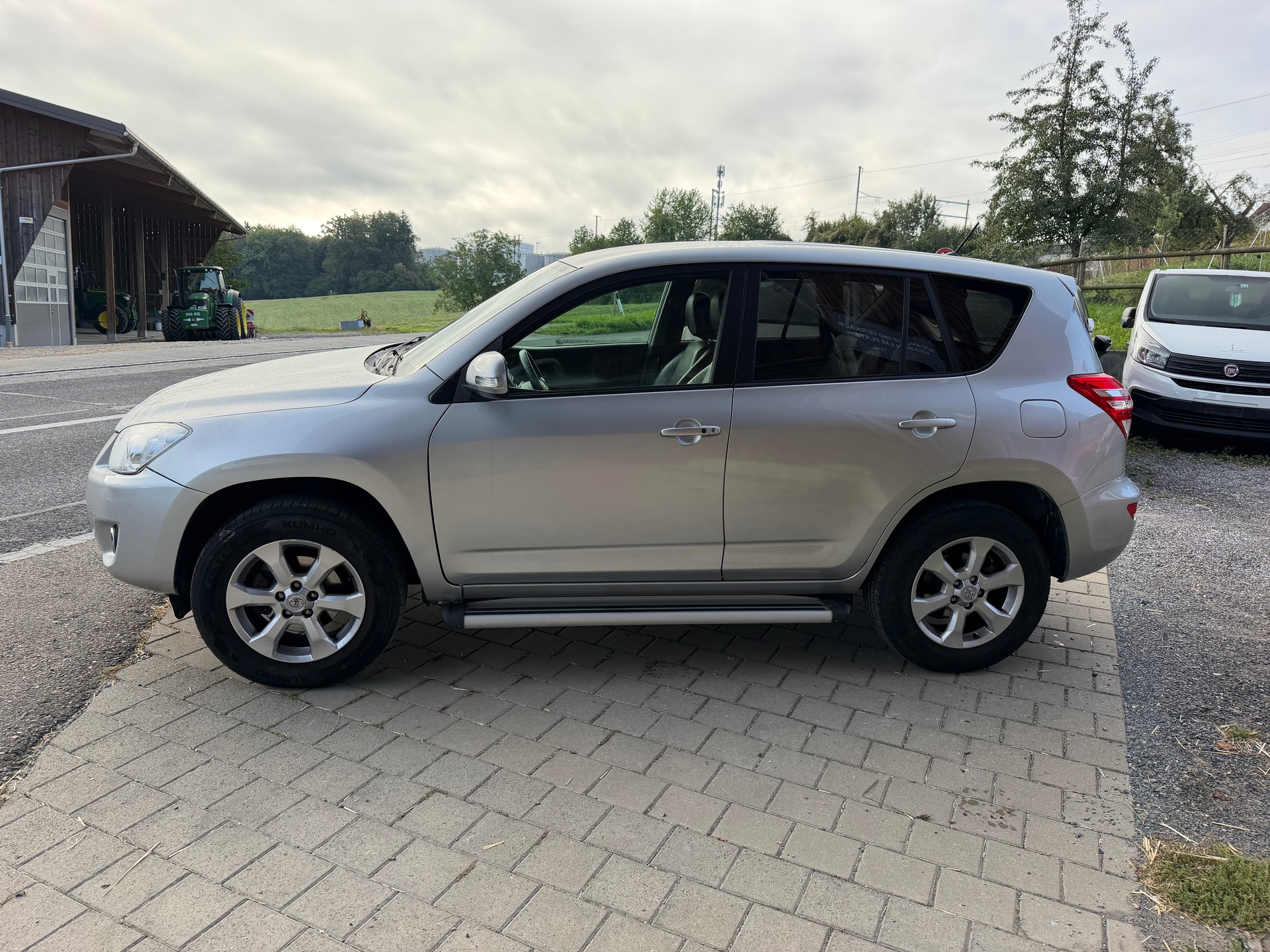 TOYOTA RAV-4 2.0 16V Executive-image-2