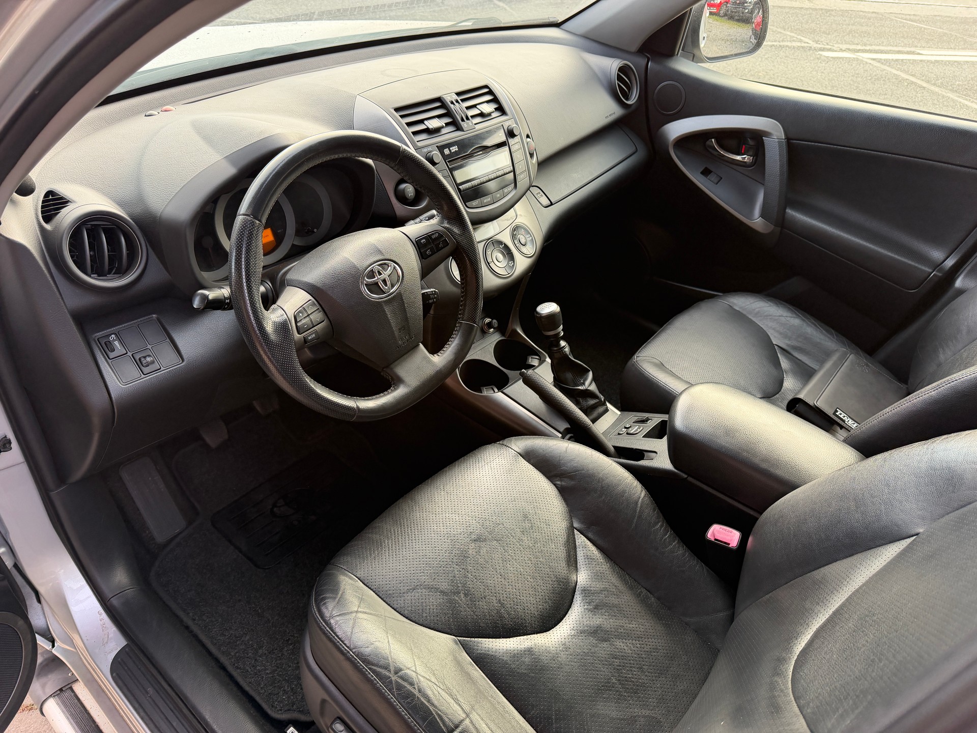 TOYOTA RAV-4 2.0 16V Executive-image-10