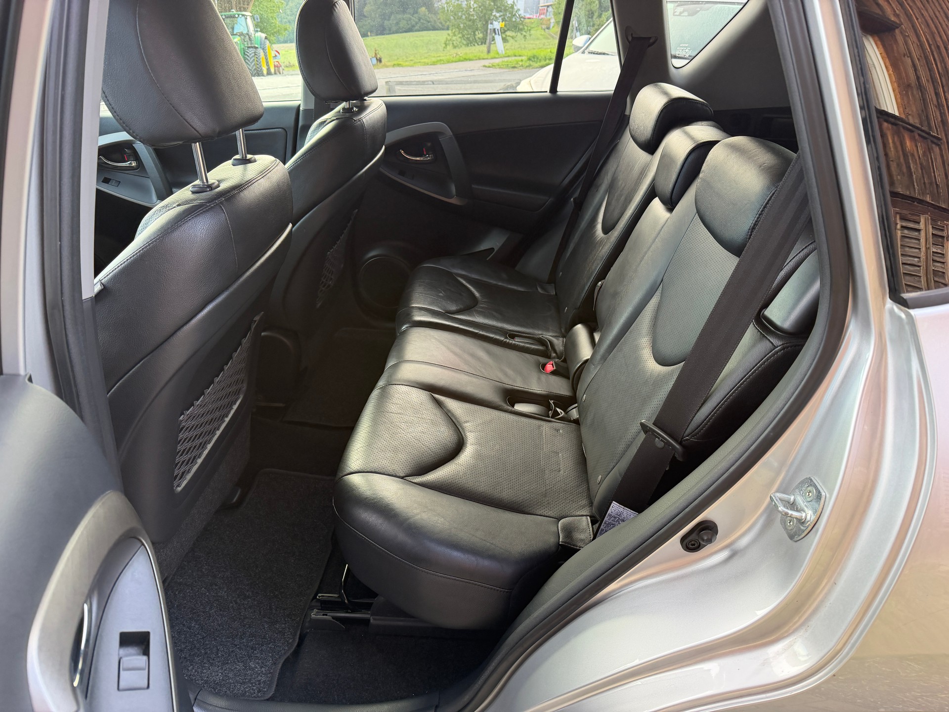 TOYOTA RAV-4 2.0 16V Executive-image-11