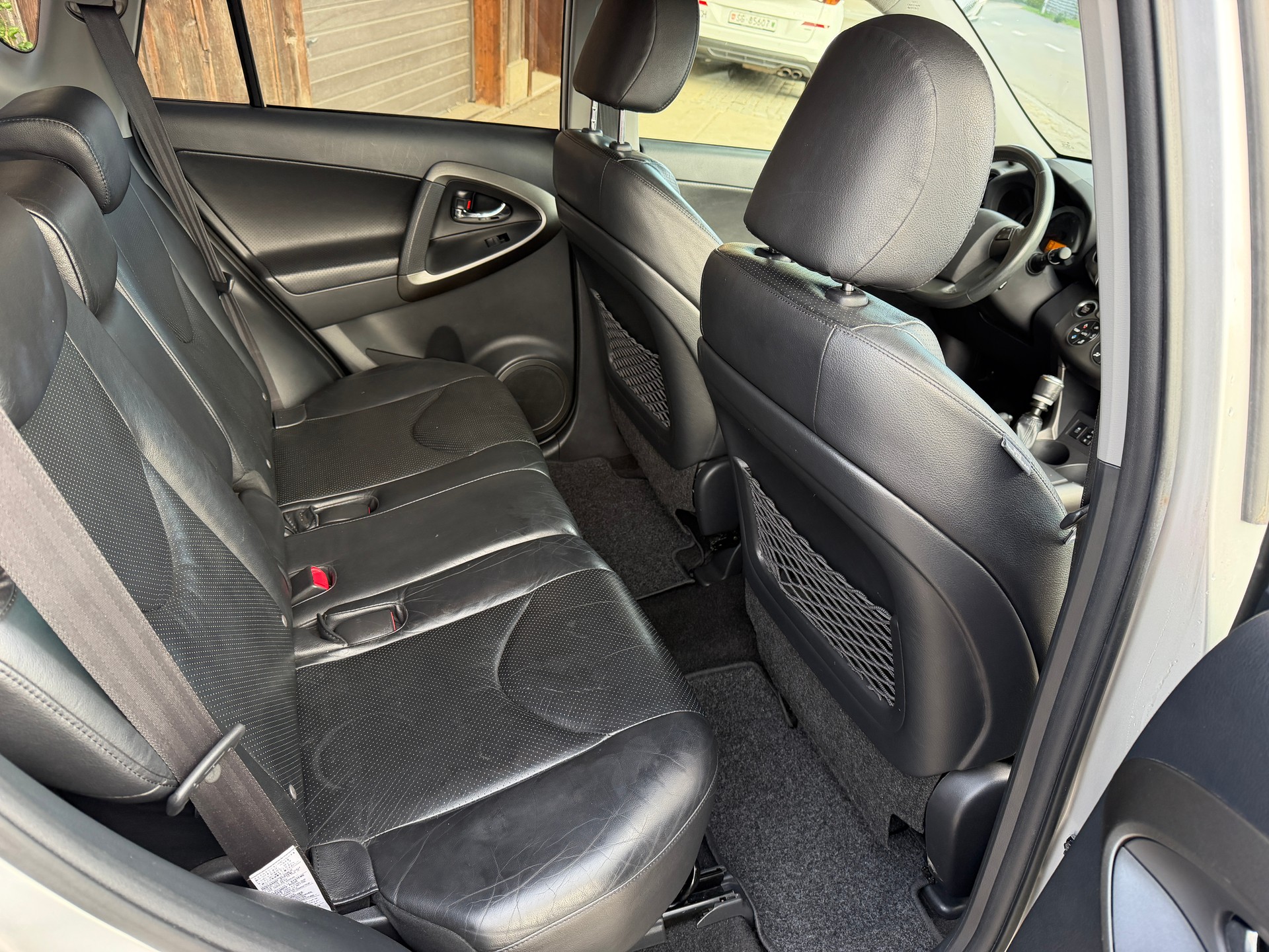 TOYOTA RAV-4 2.0 16V Executive-image-9