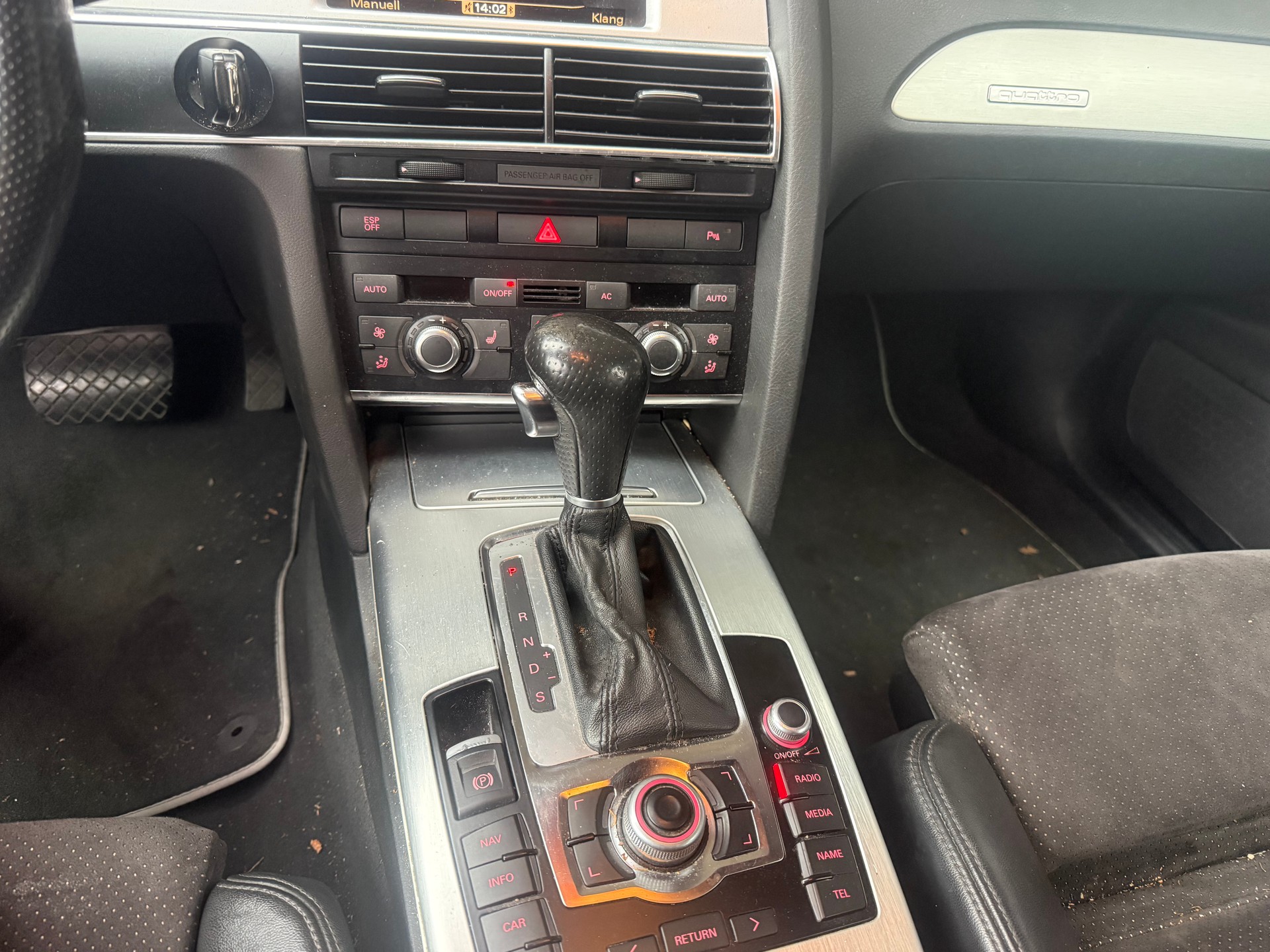 AUDI A6 Avant 3.0 V6 TDI quattro tiptronic-image-11