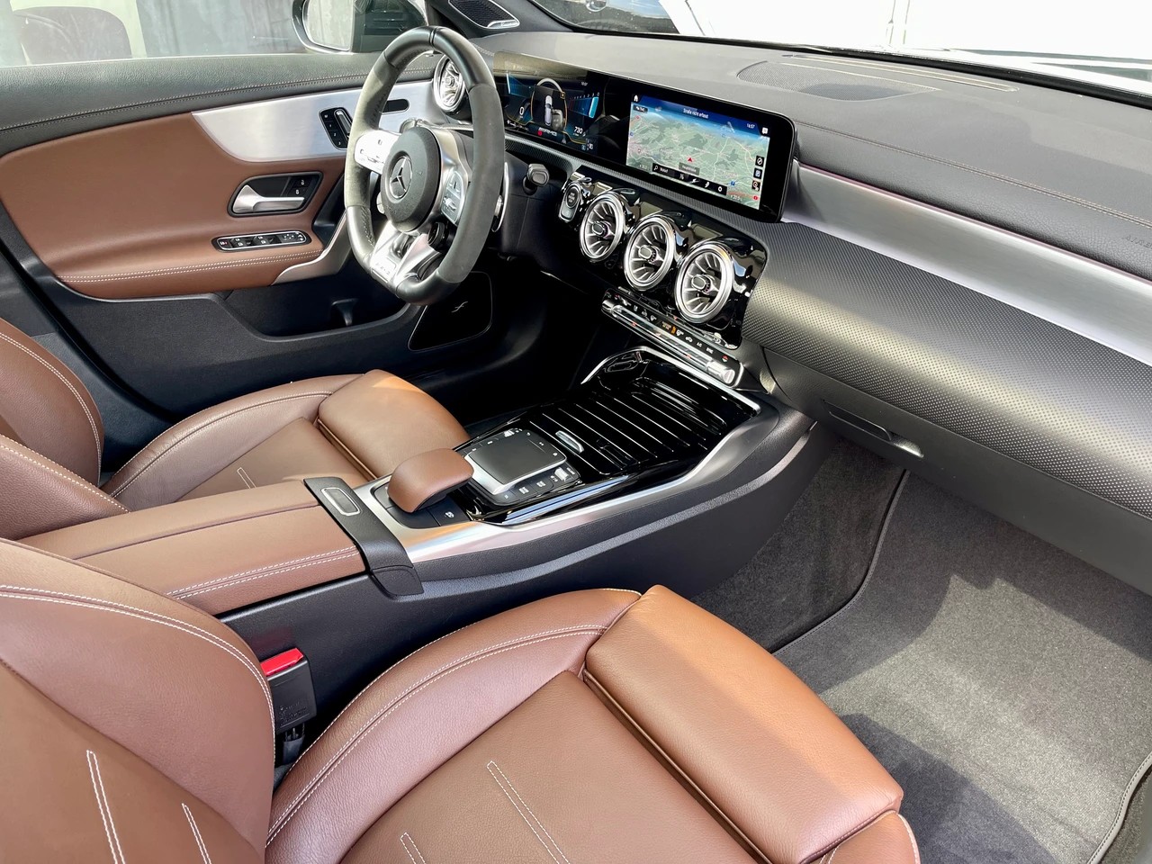 MERCEDES-BENZ 45S Shooting Brake-image-4