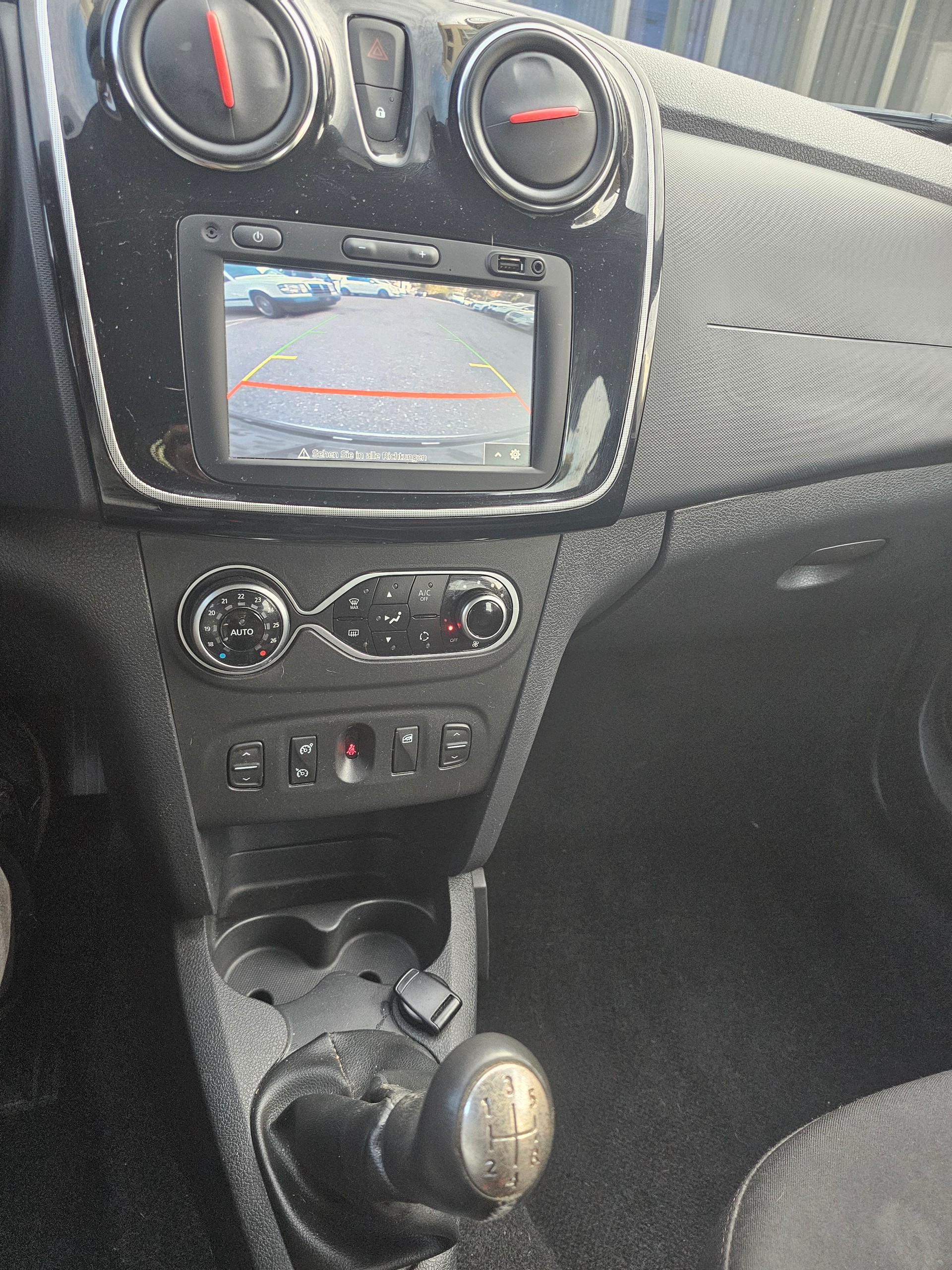 DACIA Sandero TCe 90 Comfort-image-12
