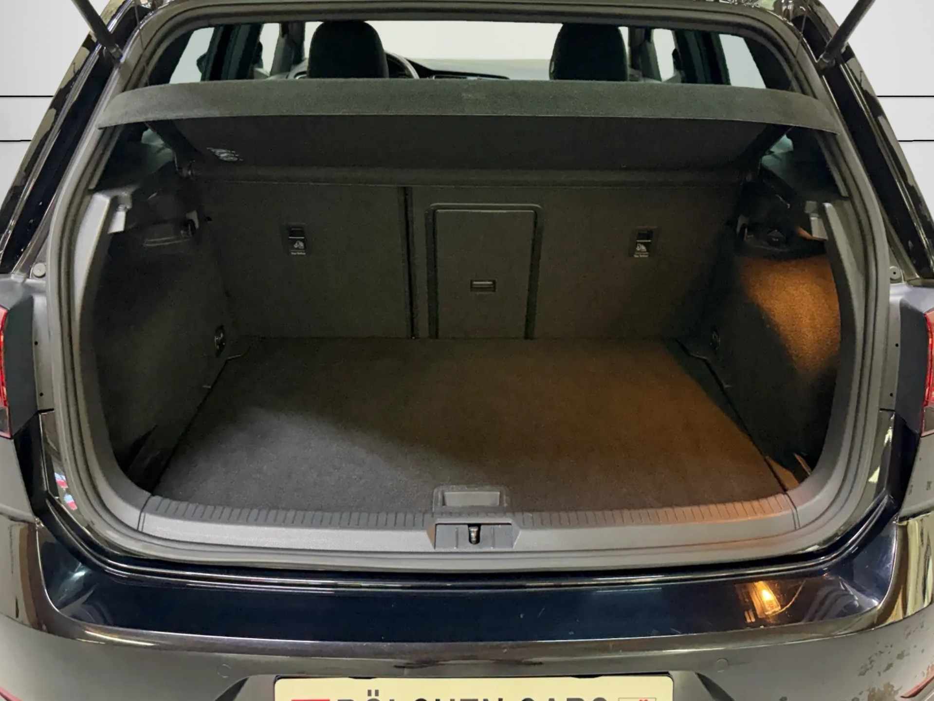 VW Golf 2.0 TSI R 4Motion DSG-image-10