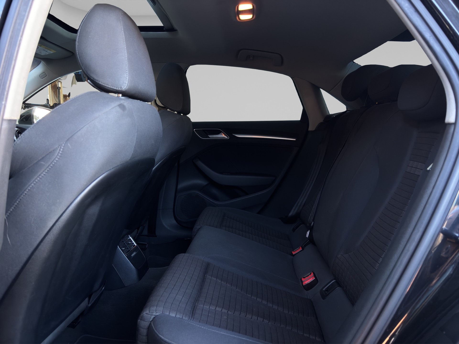 AUDI A3 Limousine 1.4 TFSI Attraction S-tronic-image-10
