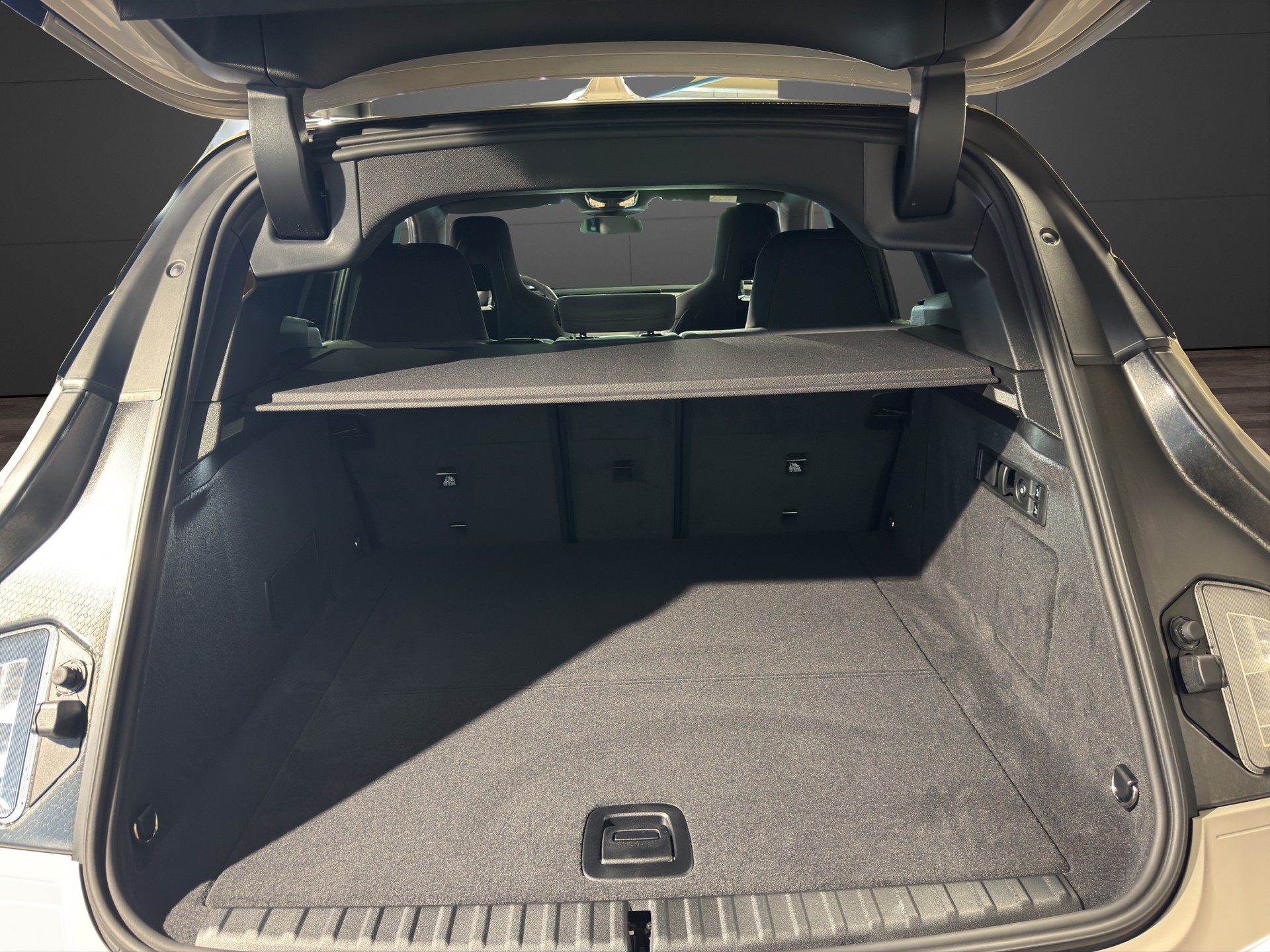 BMW iX I20 xDrive45-image-17