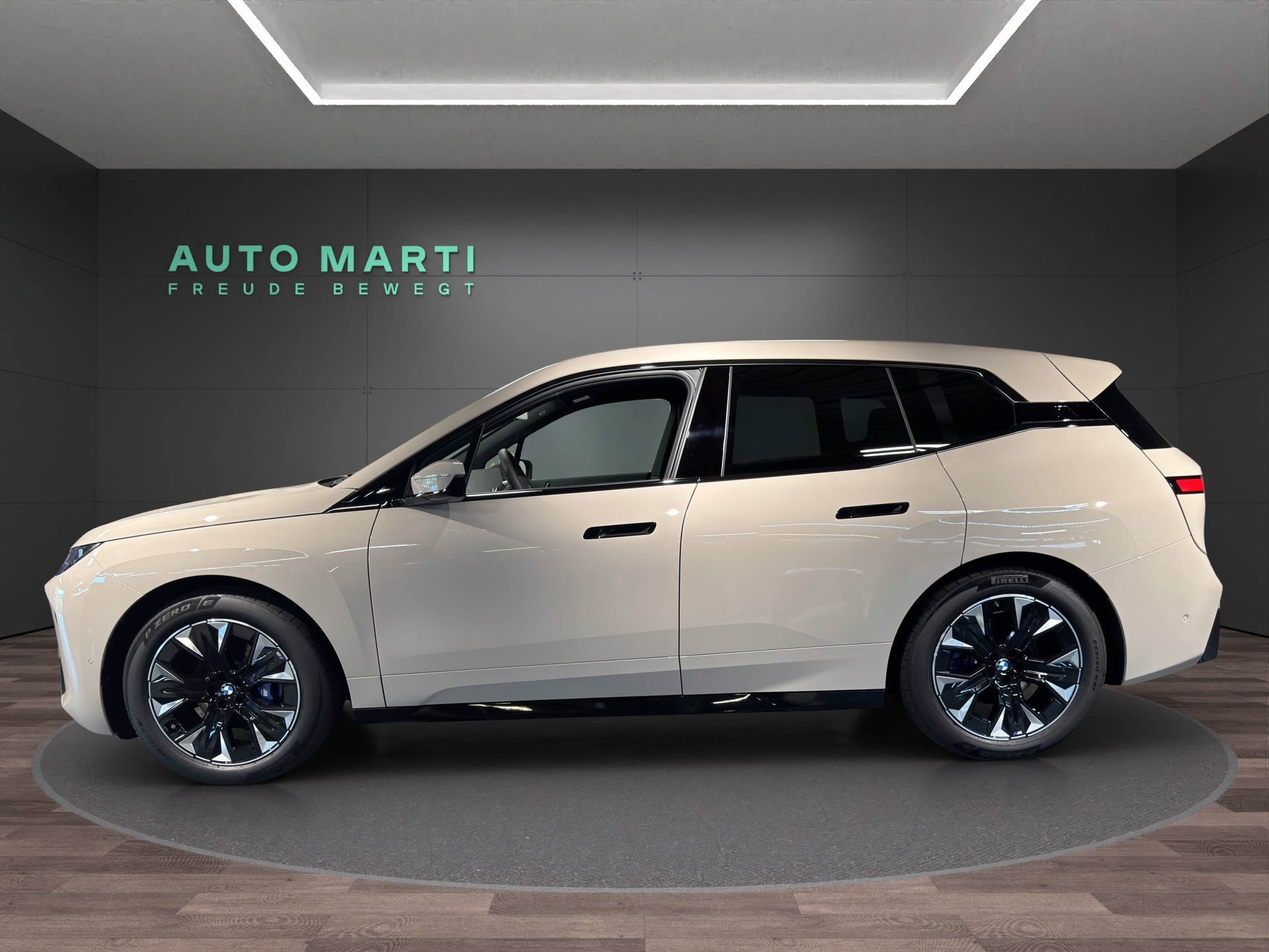 BMW iX I20 xDrive45-image-1