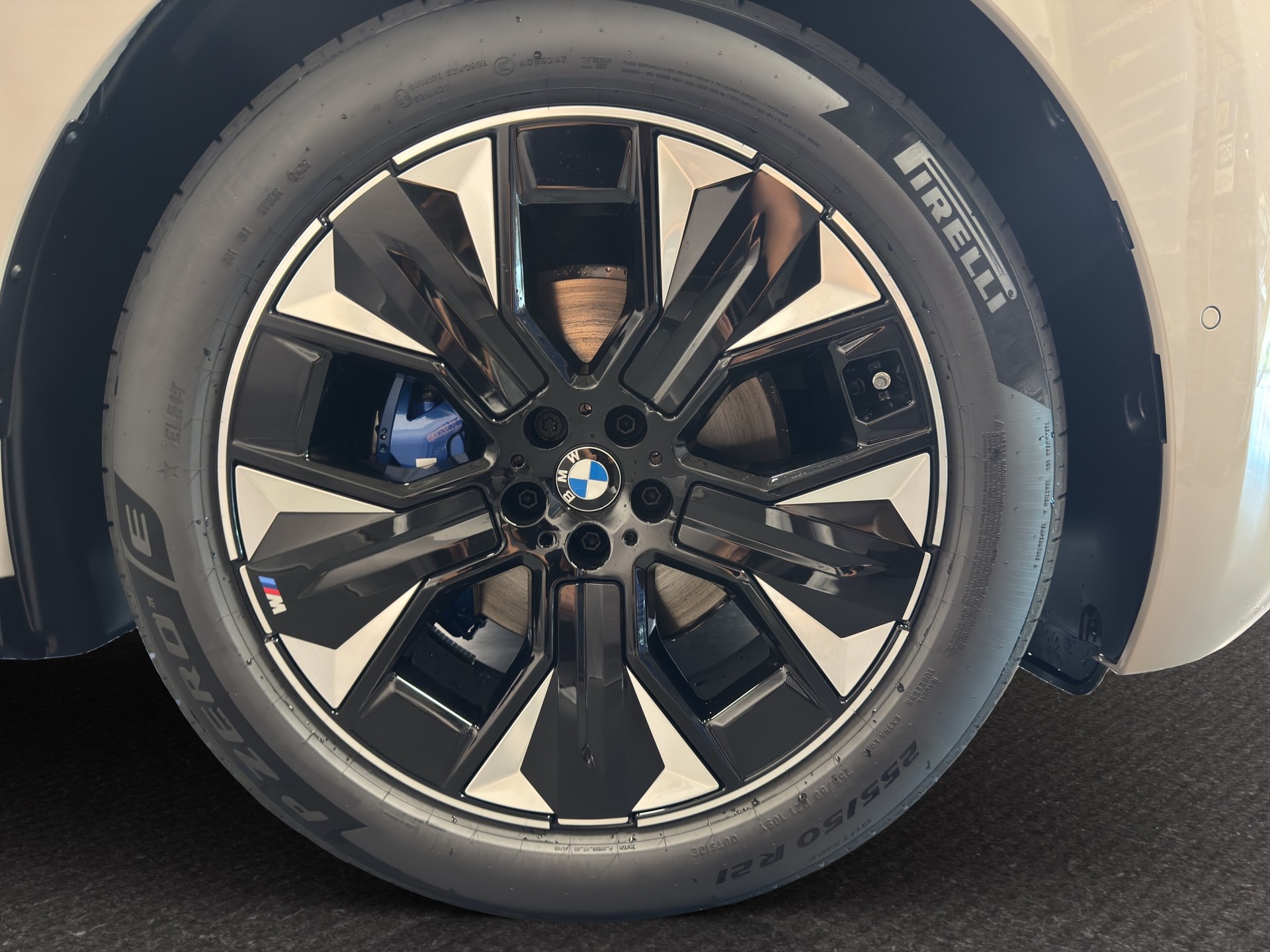 BMW iX I20 xDrive45-image-7