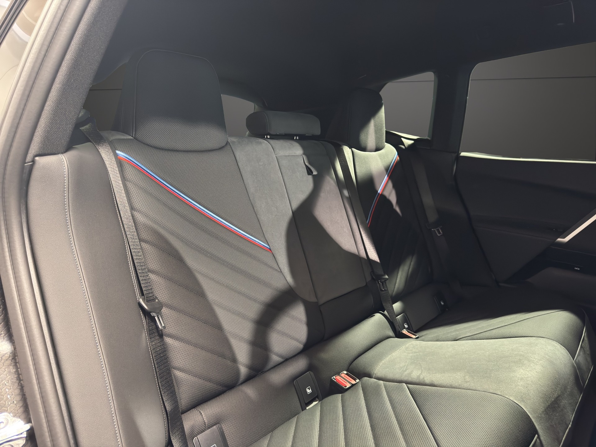 BMW iX I20 xDrive45-image-16