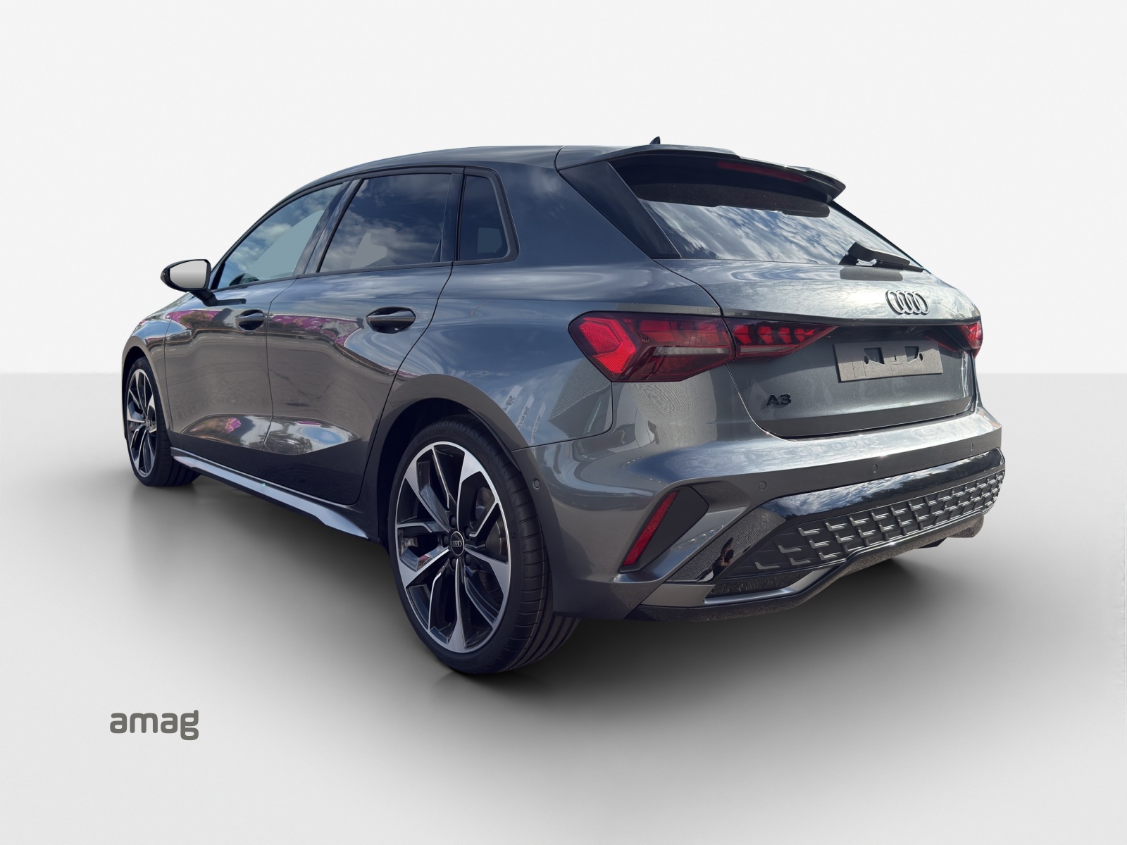 AUDI A3 Sportback TFSI 110 kW S line Attraction S tronic-showroom-element-2