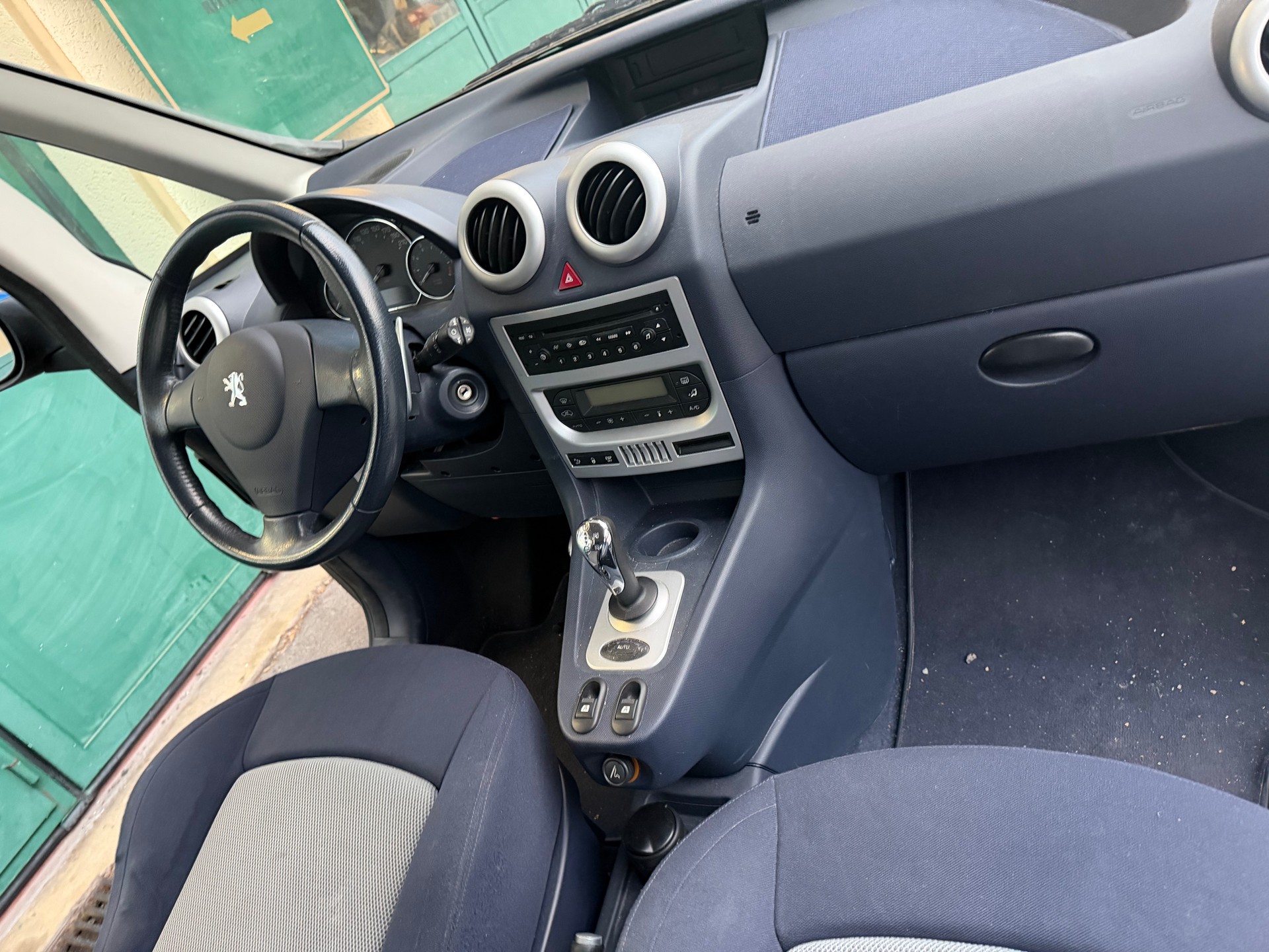 PEUGEOT 1007 1.6 Trendy Sesam 2-Tronic-image-2