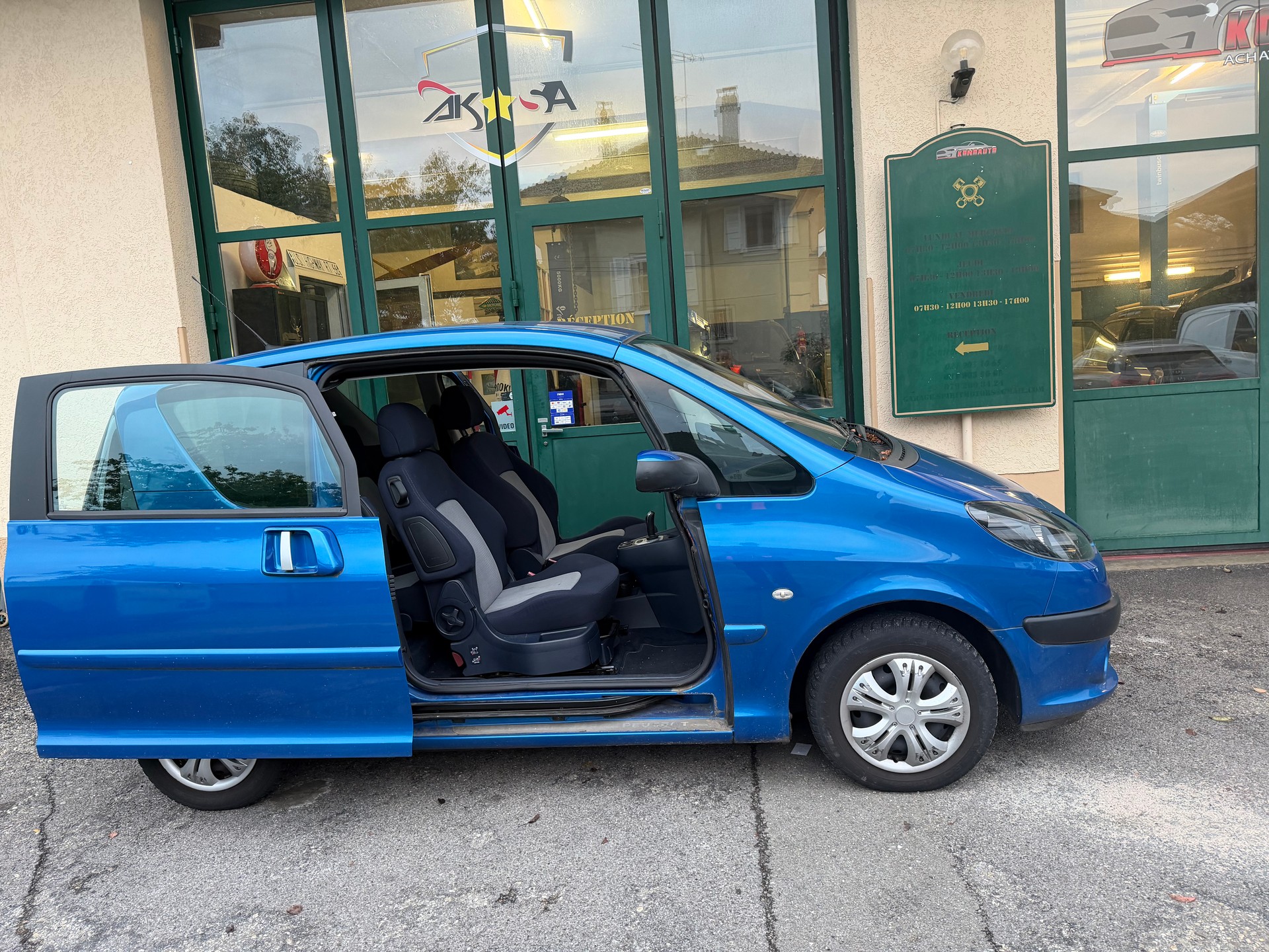 PEUGEOT 1007 1.6 Trendy Sesam 2-Tronic-image-1