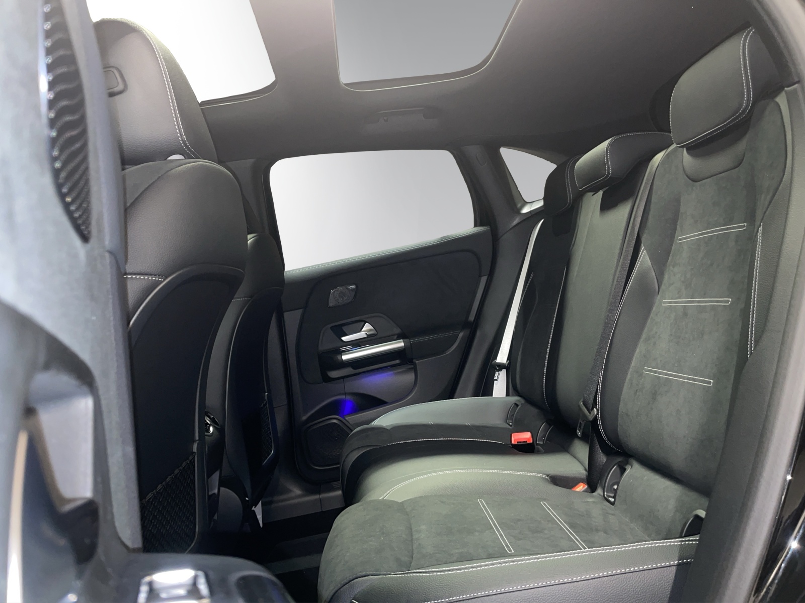 MERCEDES-BENZ GLA 250 4Matic 8G-DCT Swiss Star-image-10