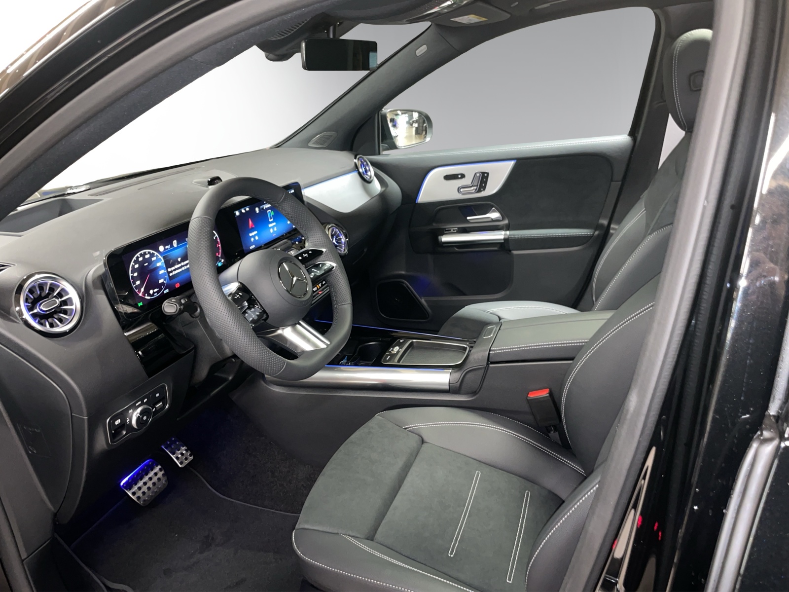 MERCEDES-BENZ GLA 250 4Matic 8G-DCT Swiss Star-image-8