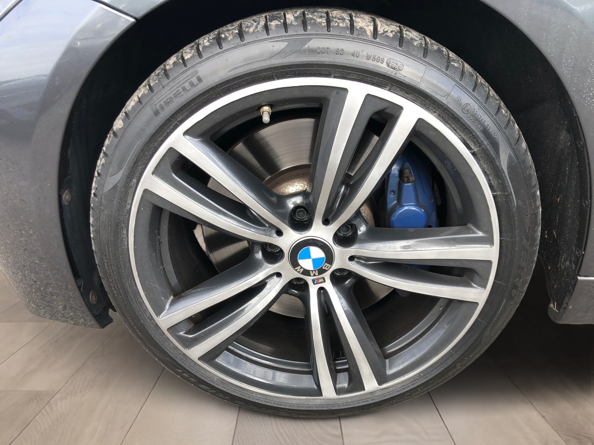 BMW 330i xDrive M Sport Steptronic-image-12