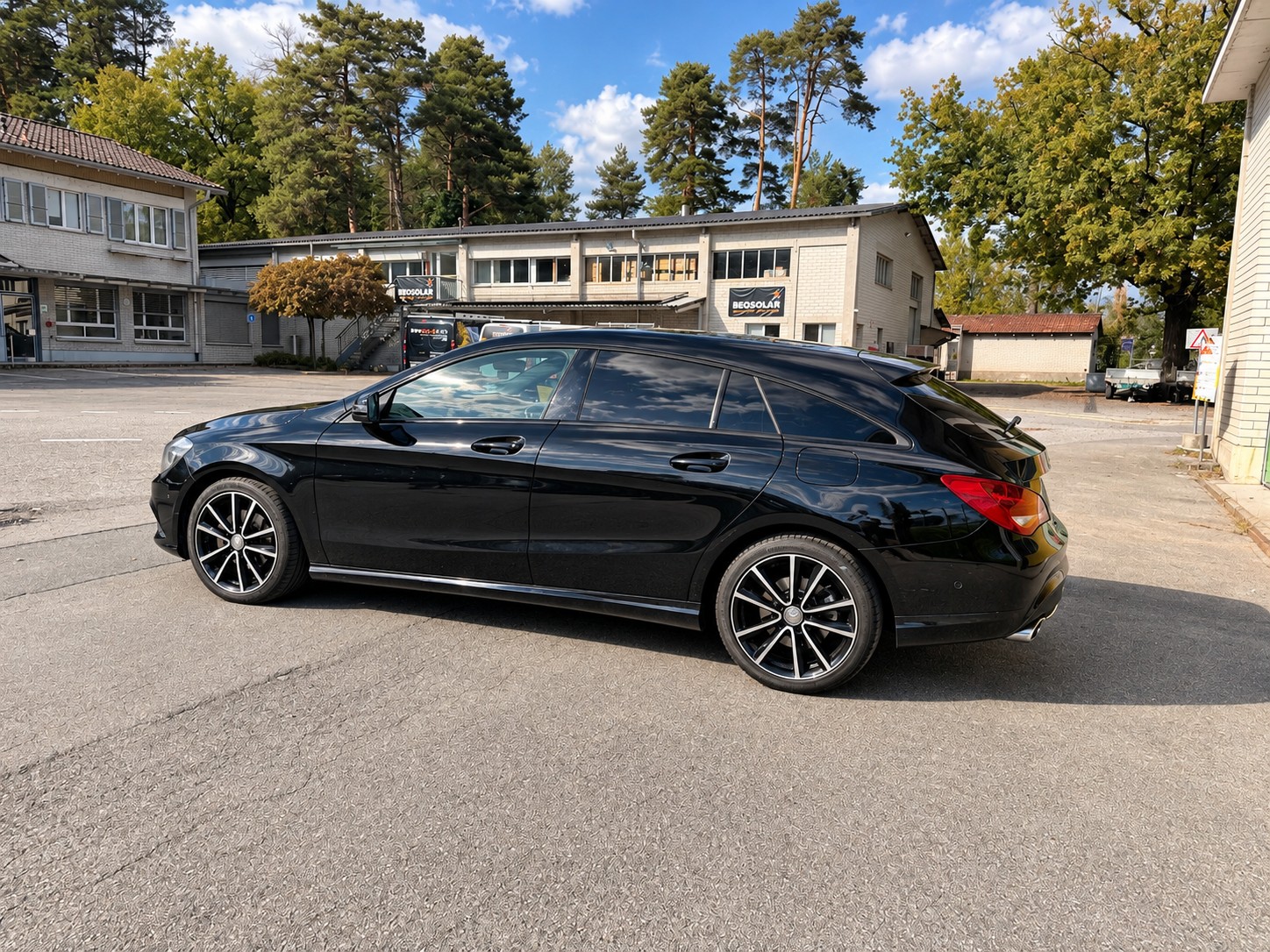 MERCEDES-BENZ CLA Shooting Brake 220 CDI 7G-DCT-image-2