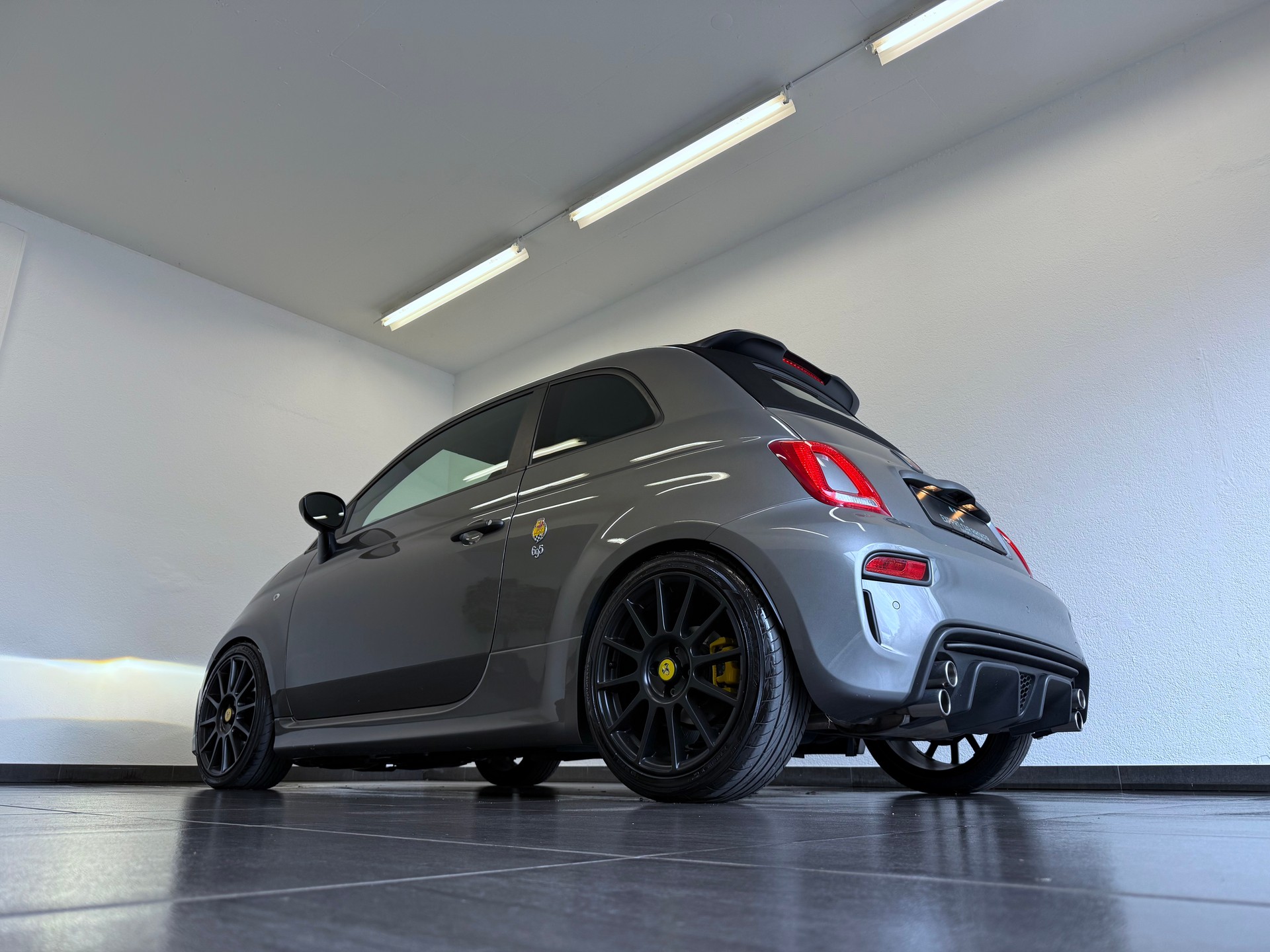 FIAT 695C 1.4 16V Turbo Abarth Competizione Dualogic-image-8