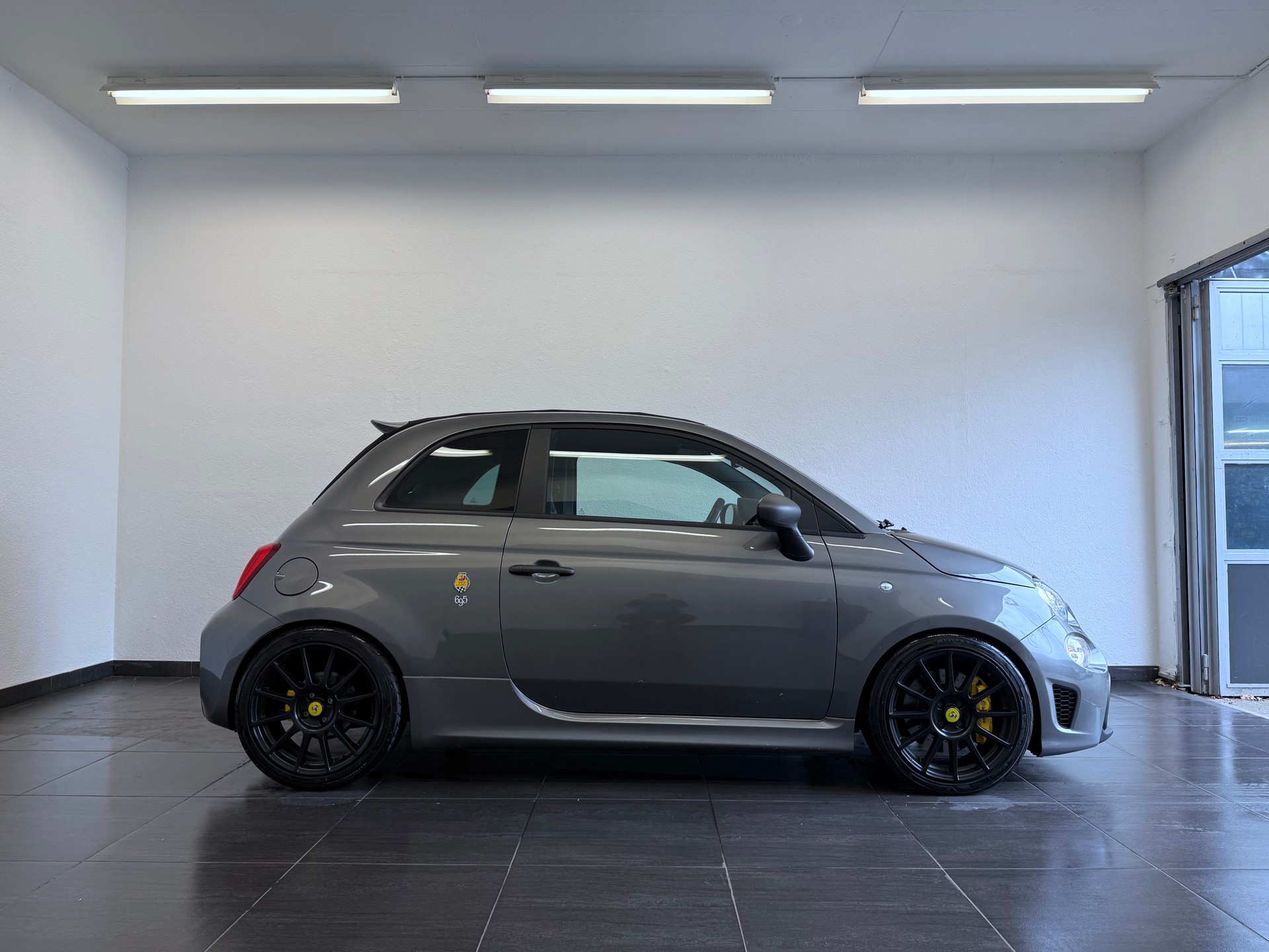 FIAT 695C 1.4 16V Turbo Abarth Competizione Dualogic-image-3