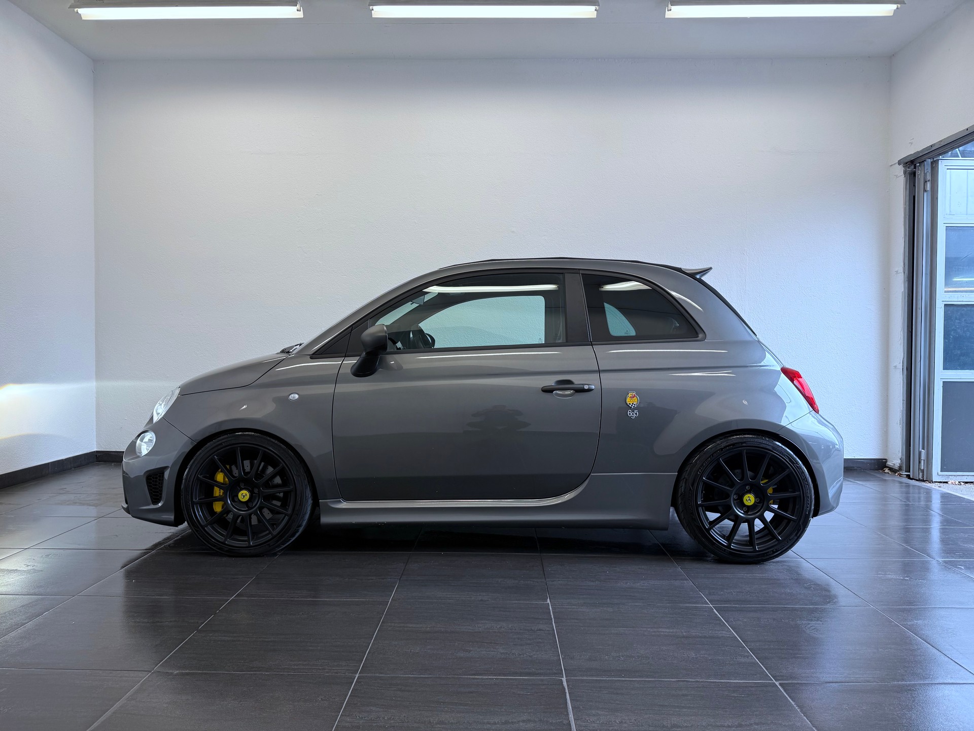 FIAT 695C 1.4 16V Turbo Abarth Competizione Dualogic-image-9