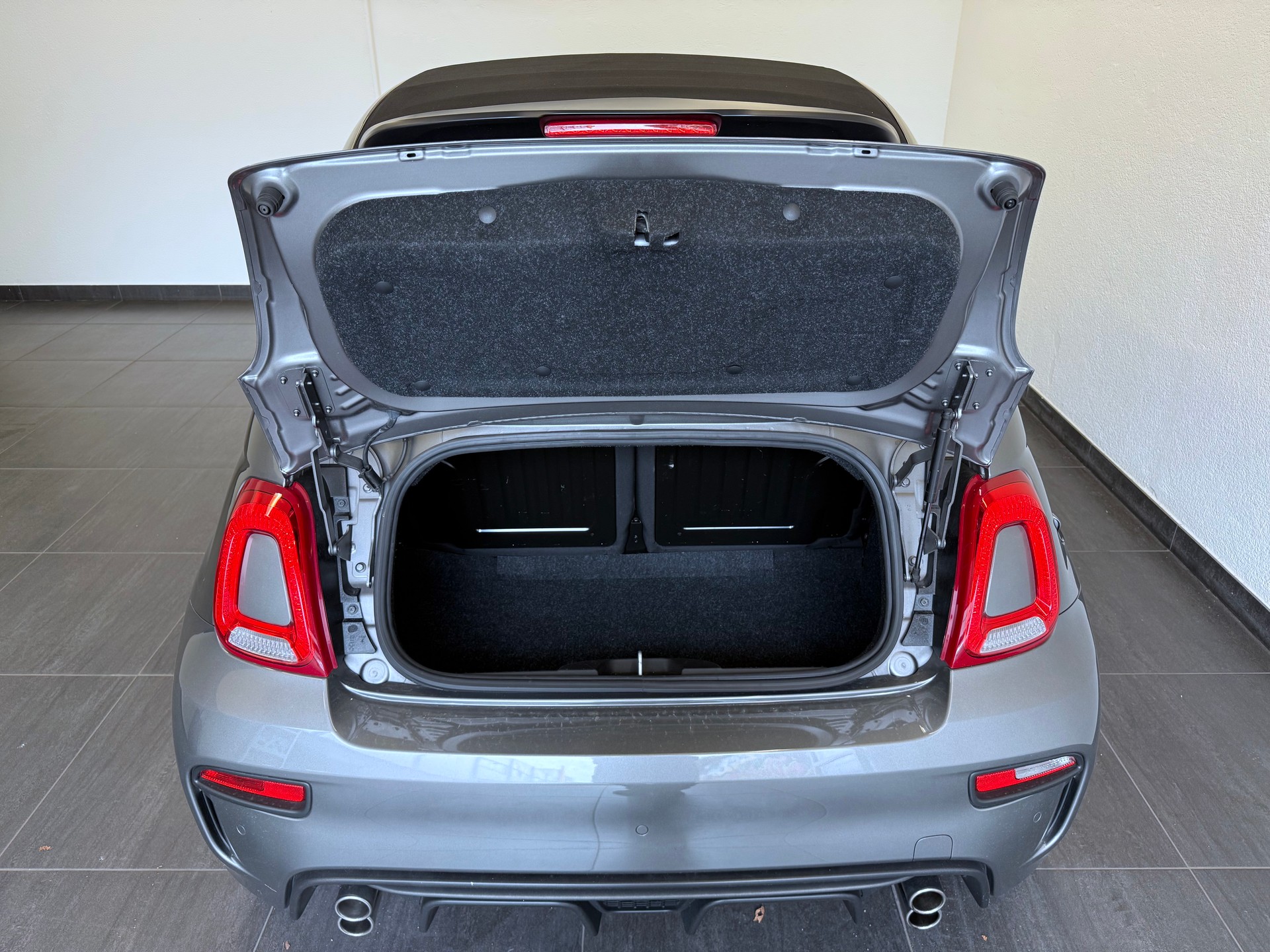 FIAT 695C 1.4 16V Turbo Abarth Competizione Dualogic-image-11