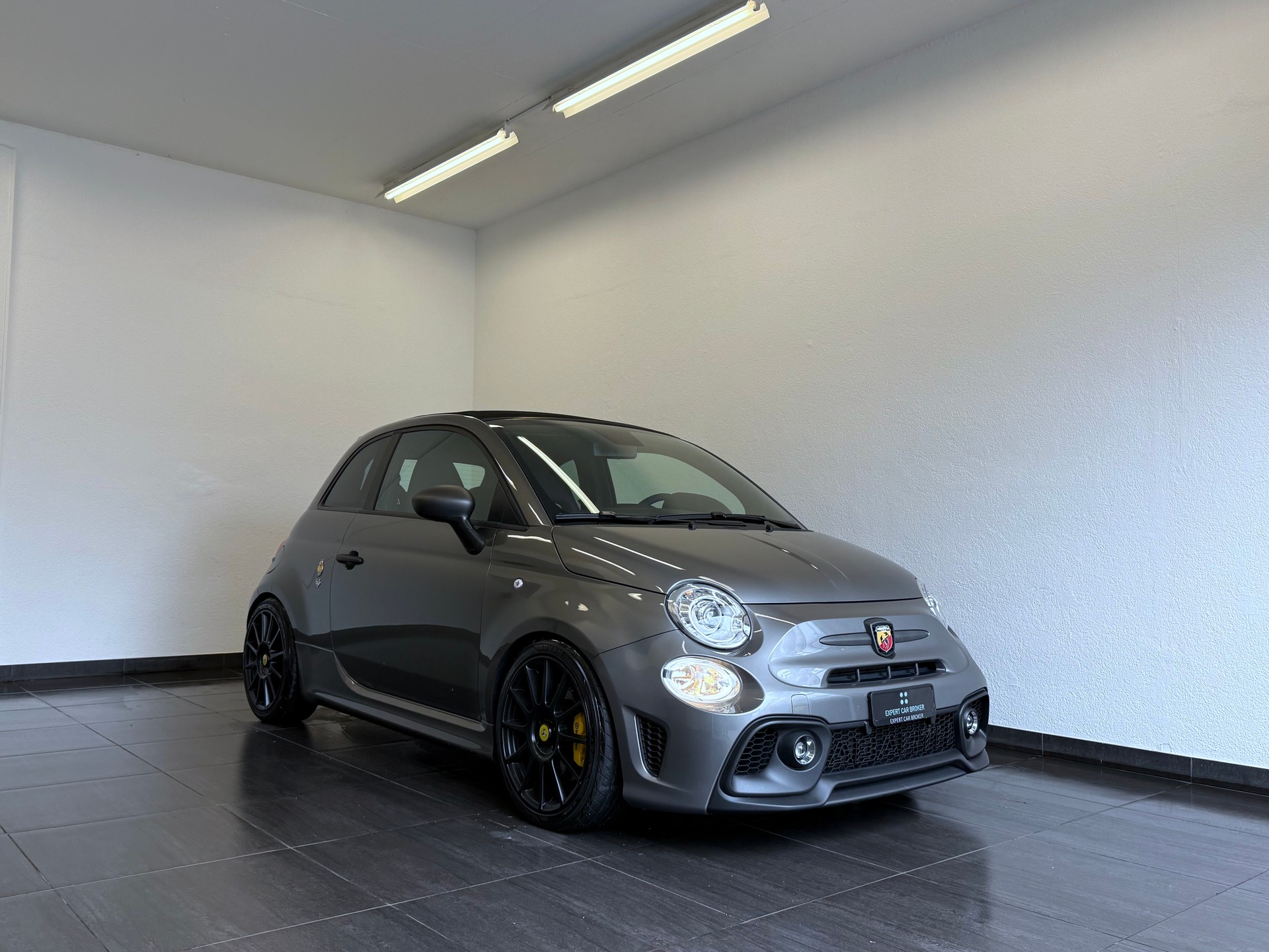 FIAT 695C 1.4 16V Turbo Abarth Competizione Dualogic-image-1