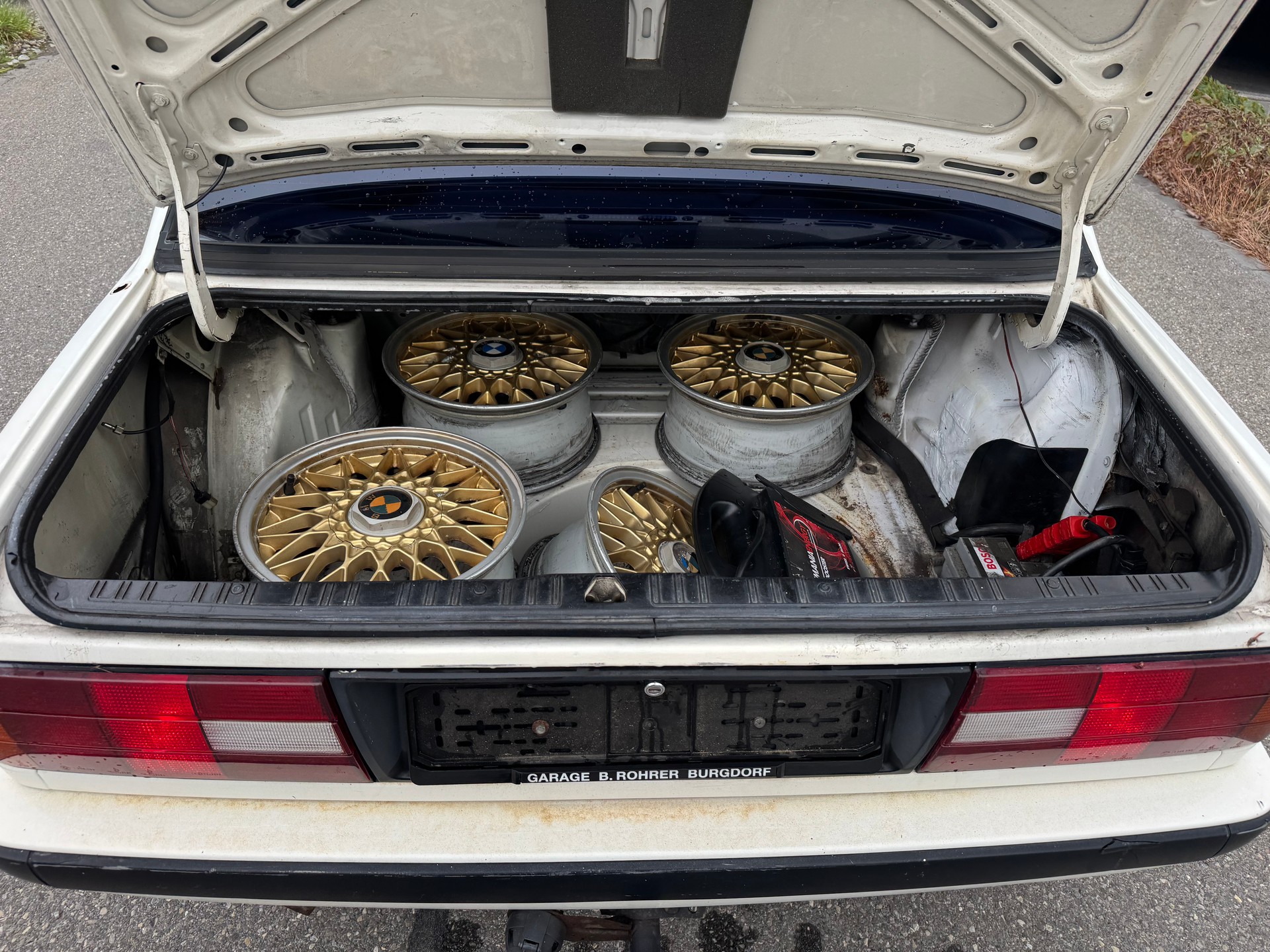 BMW 325iX-image-13