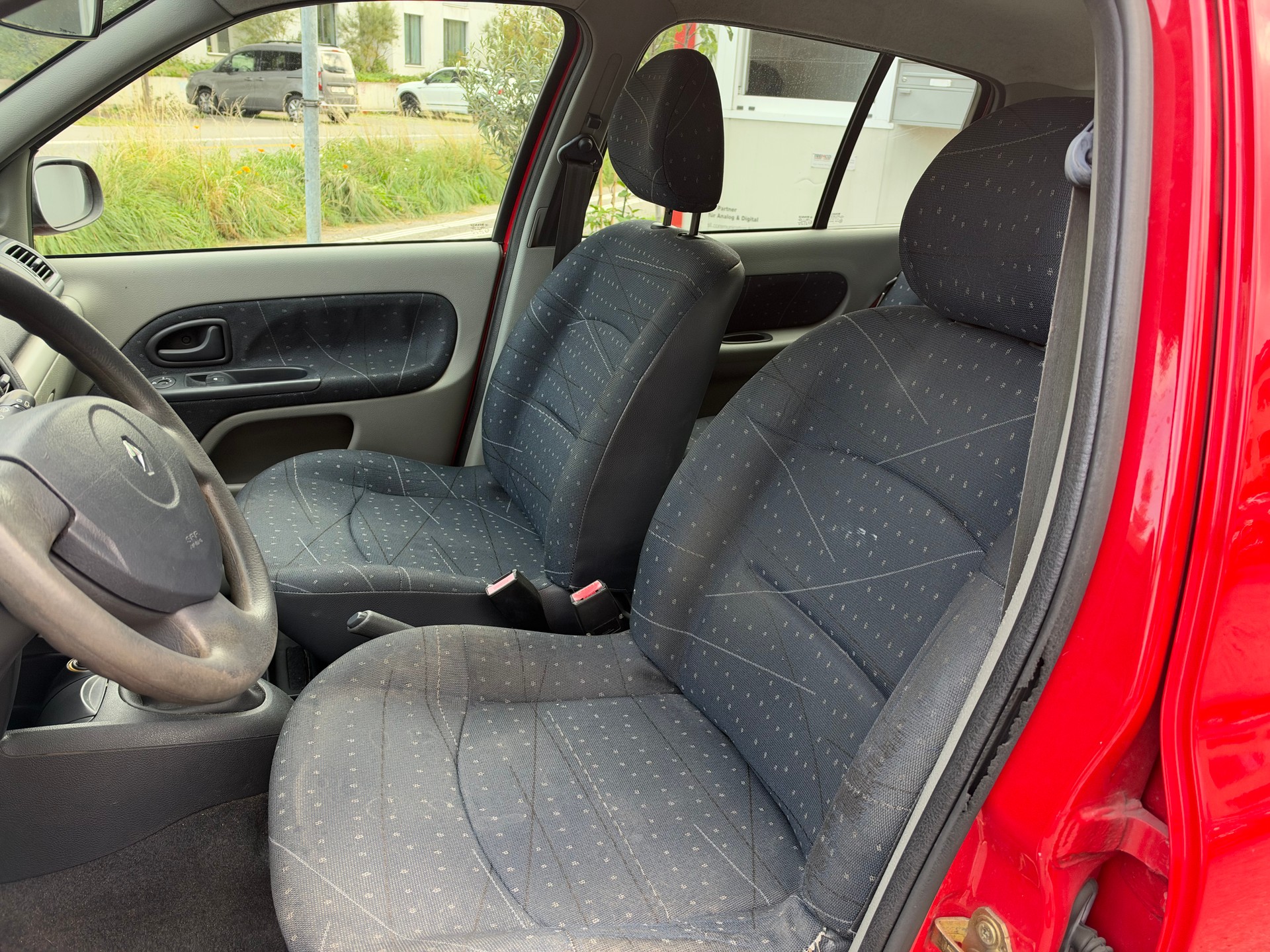 RENAULT Clio 1.2 Authentique Pack-image-9
