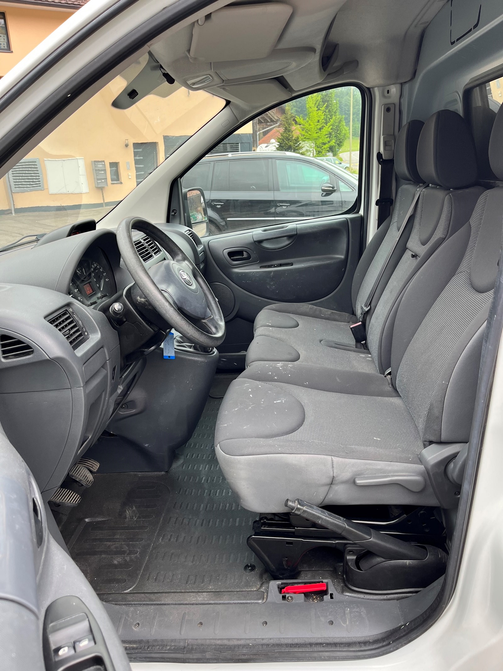 TOYOTA Proace 1.6D Panel Van Terra L1H1-image-8