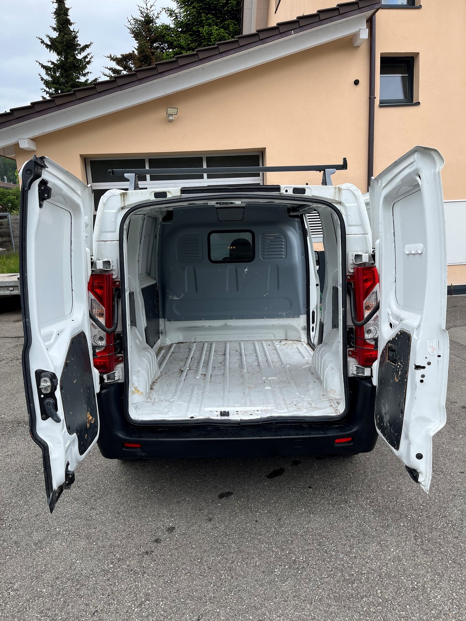 TOYOTA Proace 1.6D Panel Van Terra L1H1-image-12