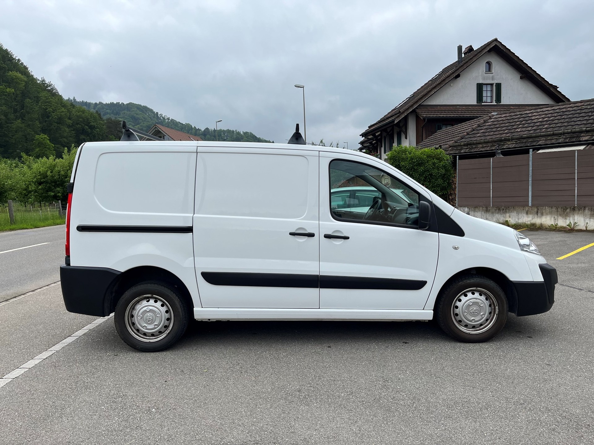TOYOTA Proace 1.6D Panel Van Terra L1H1-image-3
