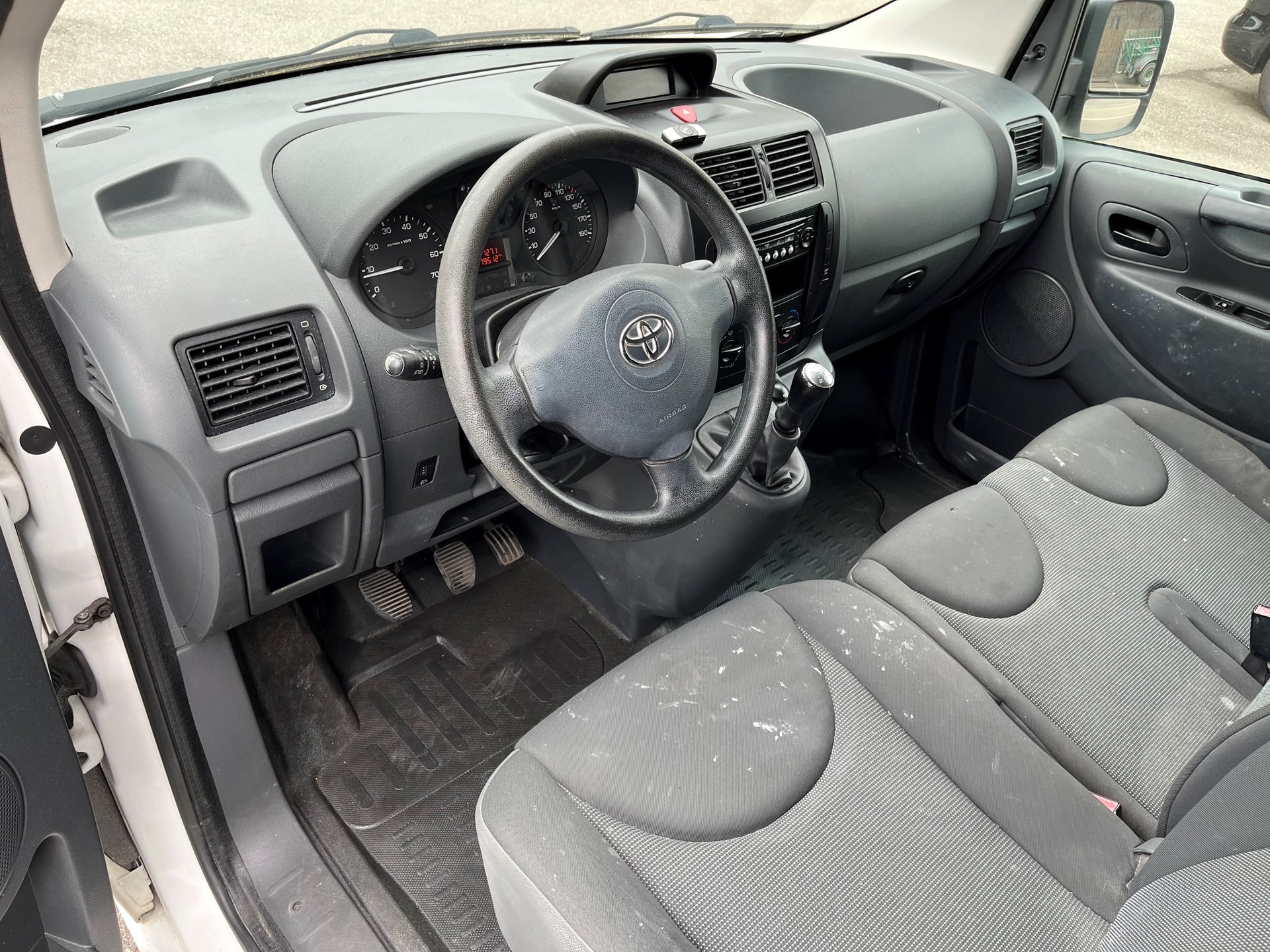 TOYOTA Proace 1.6D Panel Van Terra L1H1-image-7