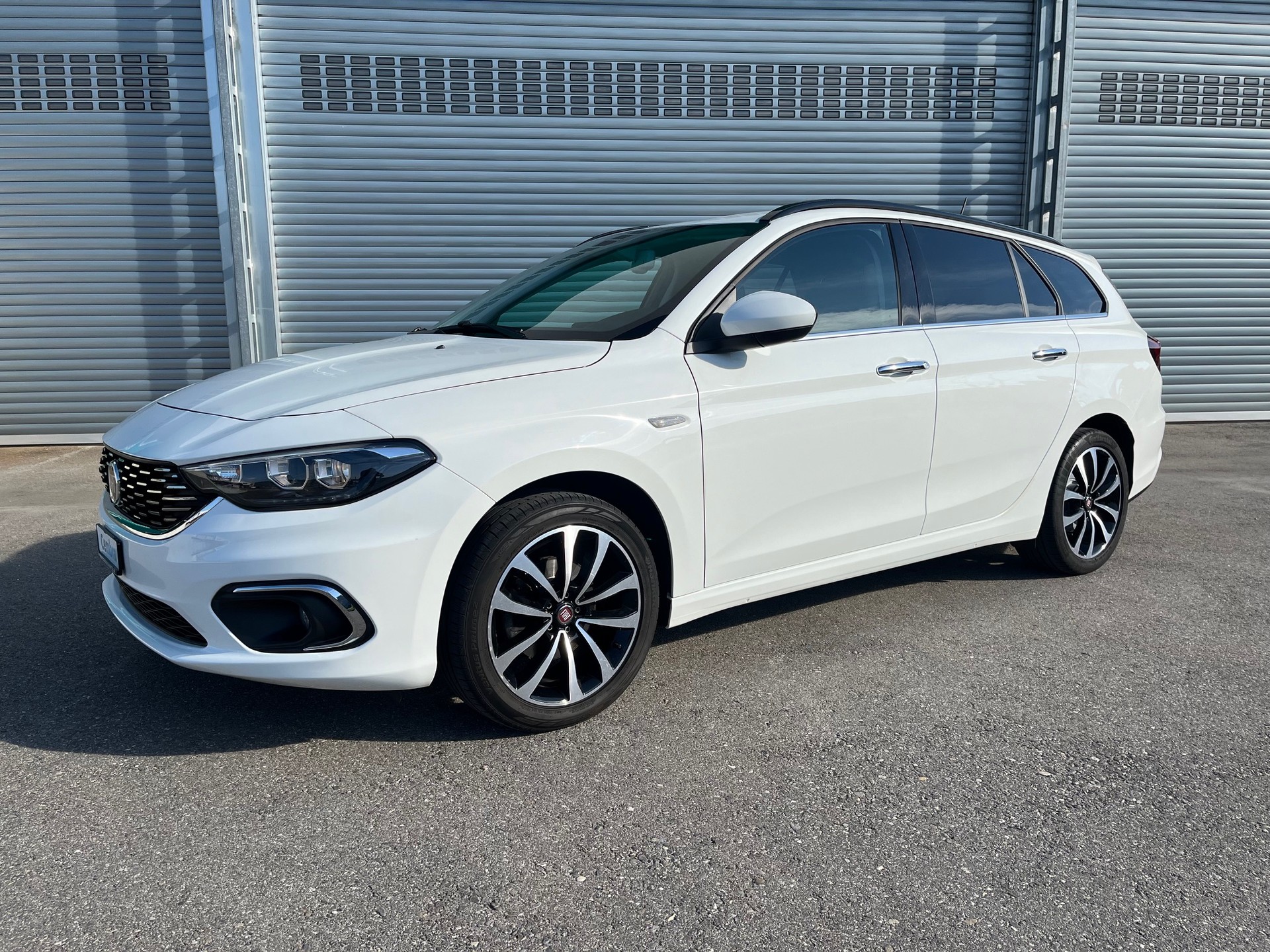 FIAT Tipo 1.4TJet Station Wagon Lounge Leder-image-0