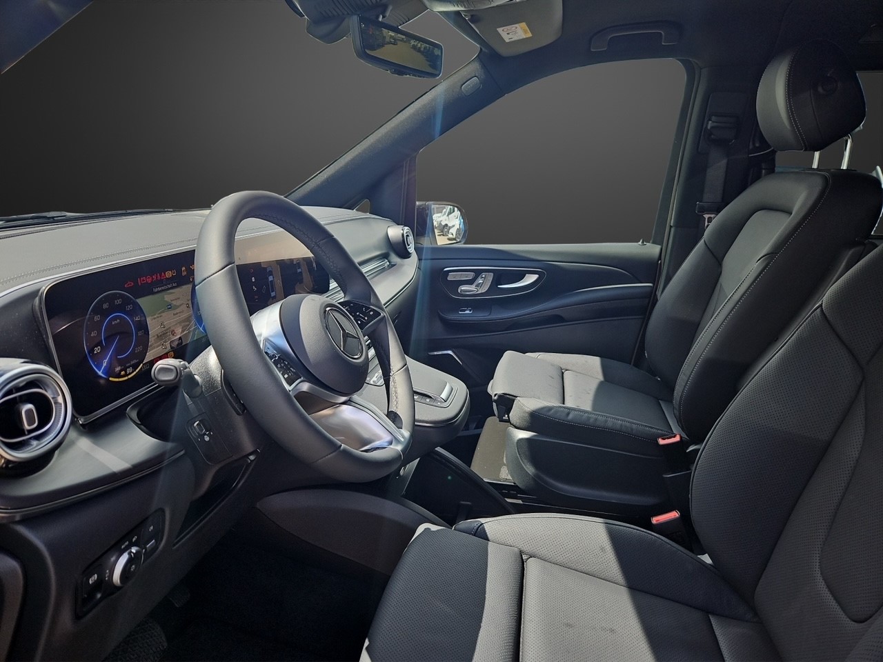 MERCEDES-BENZ EQV 300 lang-image-6