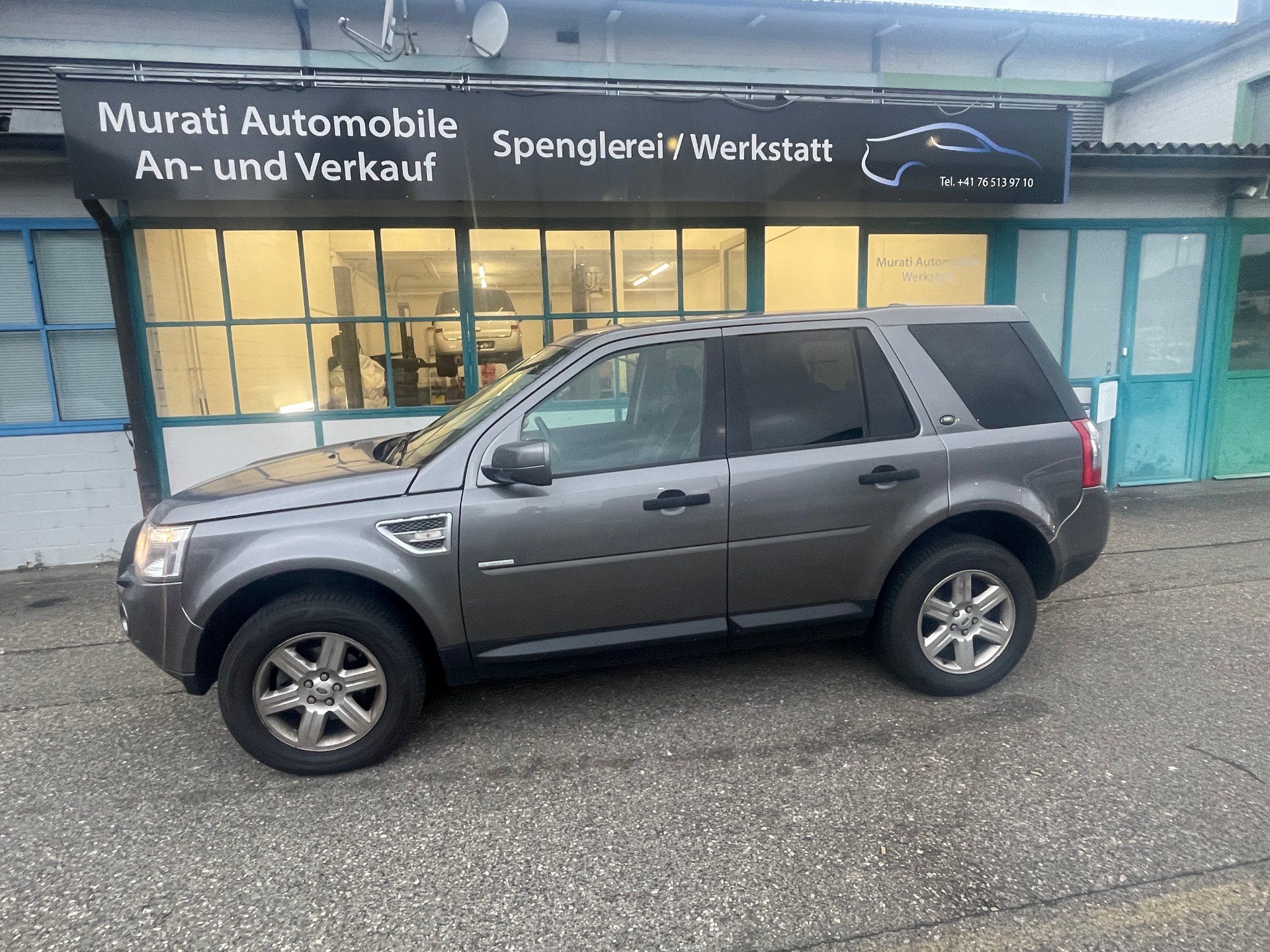 LAND ROVER Freelander 2.2 TD4 S Automatic-image-2