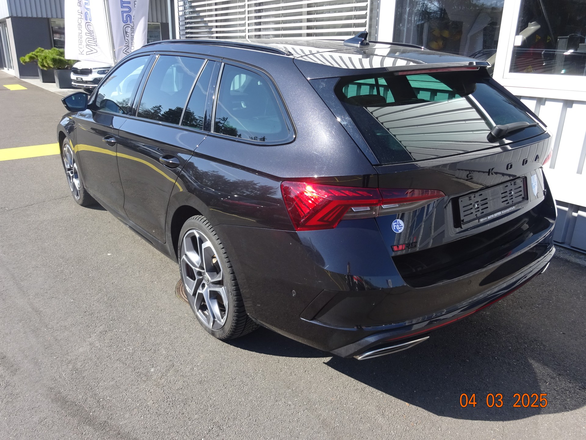 SKODA Octavia Combi 1.4 TSI PHEV DSG RS-image-1