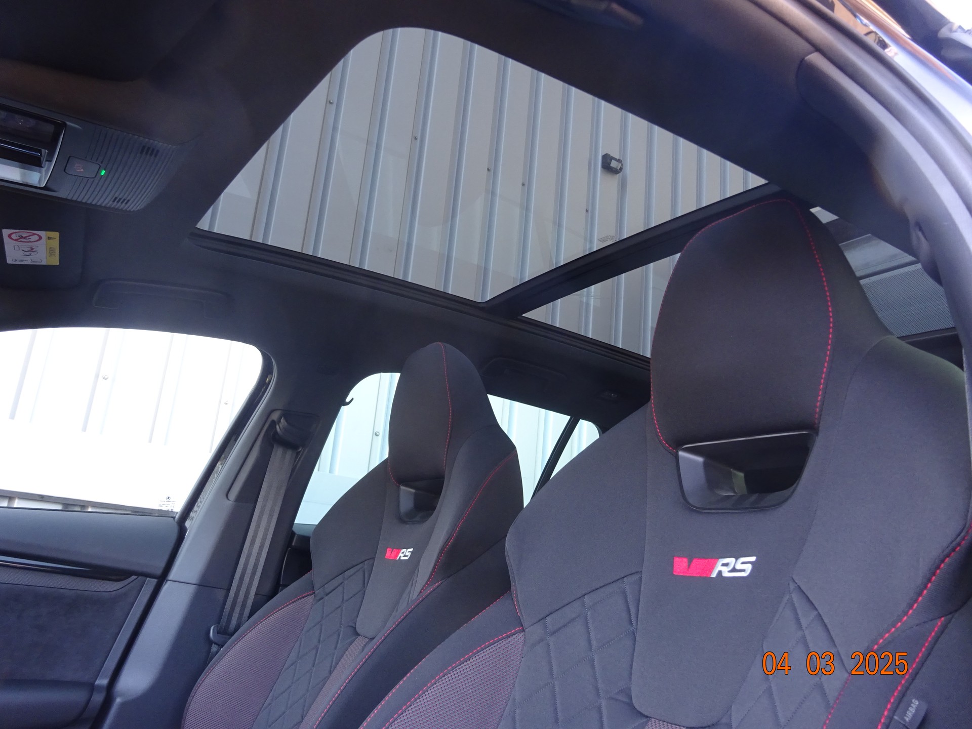 SKODA Octavia Combi 1.4 TSI PHEV DSG RS-image-4