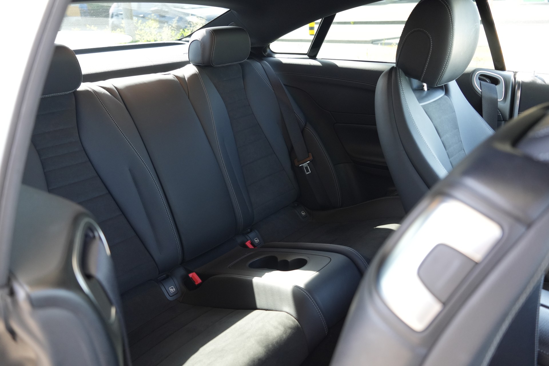 MERCEDES-BENZ E 200 Coupé AMG Line 4 Matic 9G-Tronic-image-10