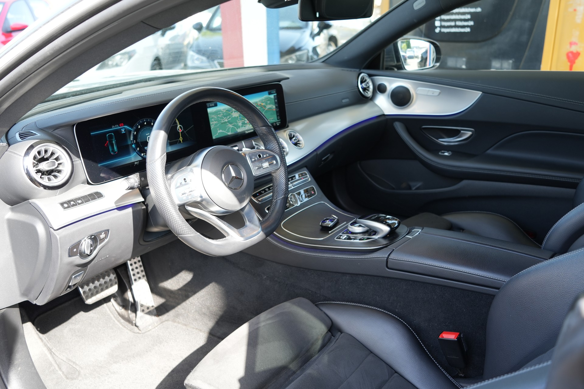 MERCEDES-BENZ E 200 Coupé AMG Line 4 Matic 9G-Tronic-image-7