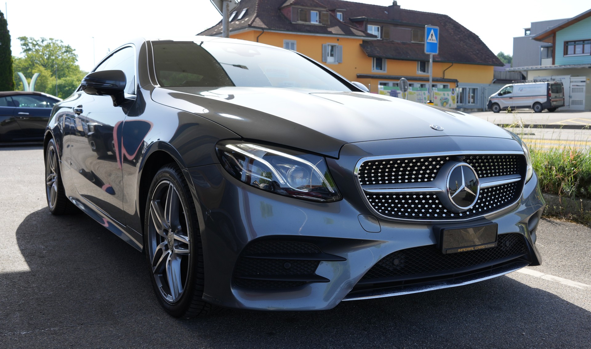 MERCEDES-BENZ E 200 Coupé AMG Line 4 Matic 9G-Tronic-image-5