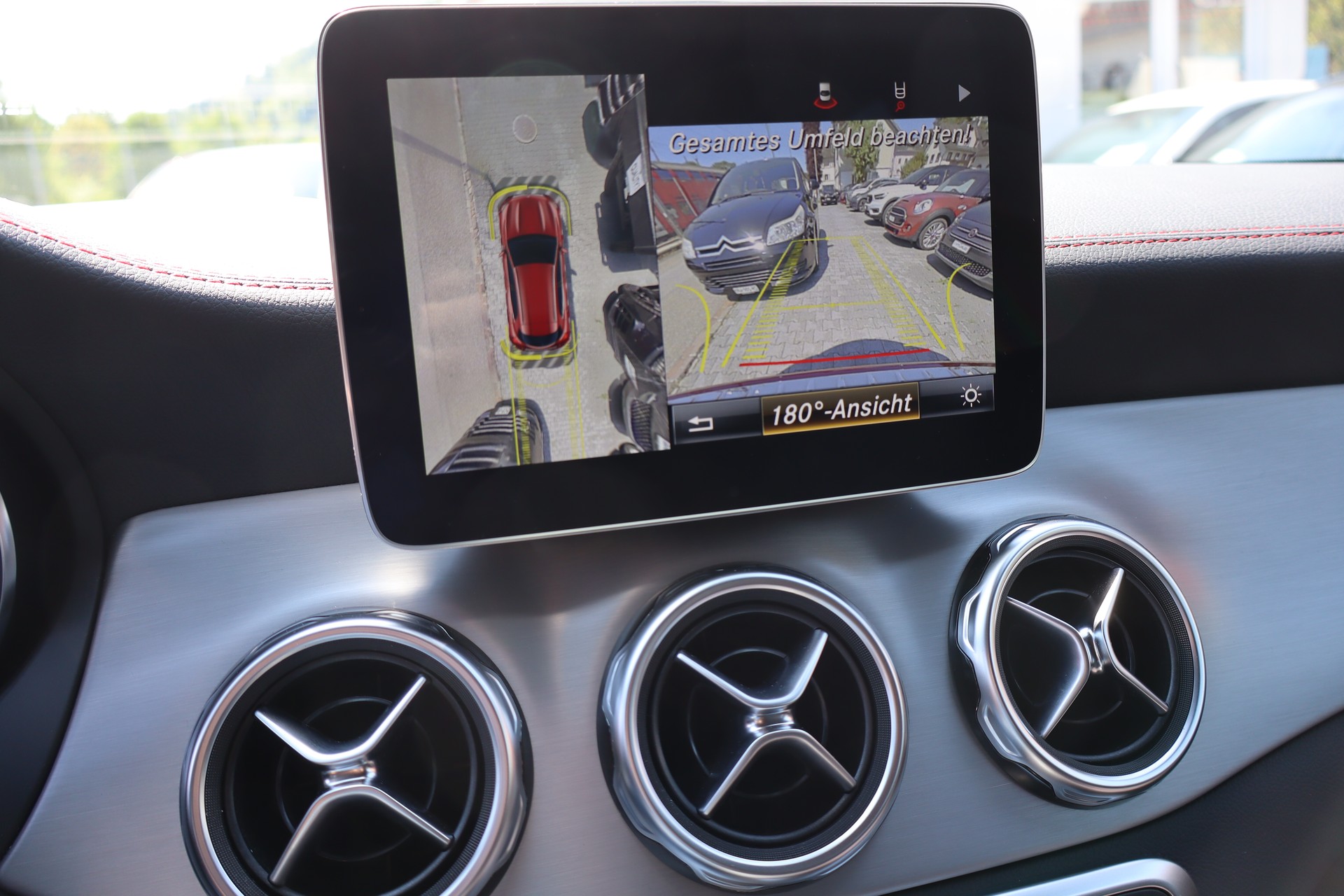 MERCEDES-BENZ GLA 250 AMG Line 4Matic 7G-DCT-image-14