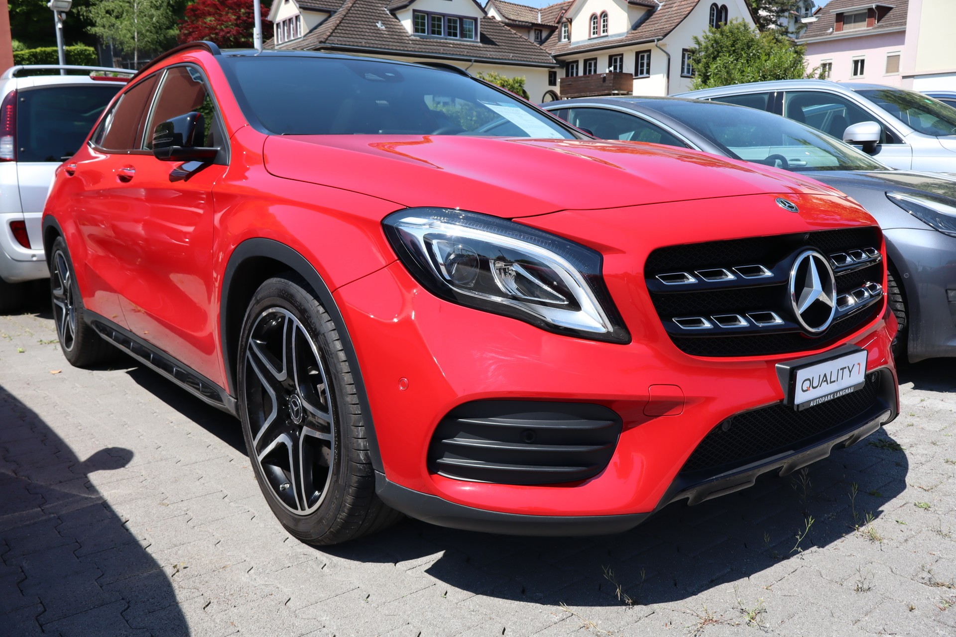 MERCEDES-BENZ GLA 250 AMG Line 4Matic 7G-DCT-image-1