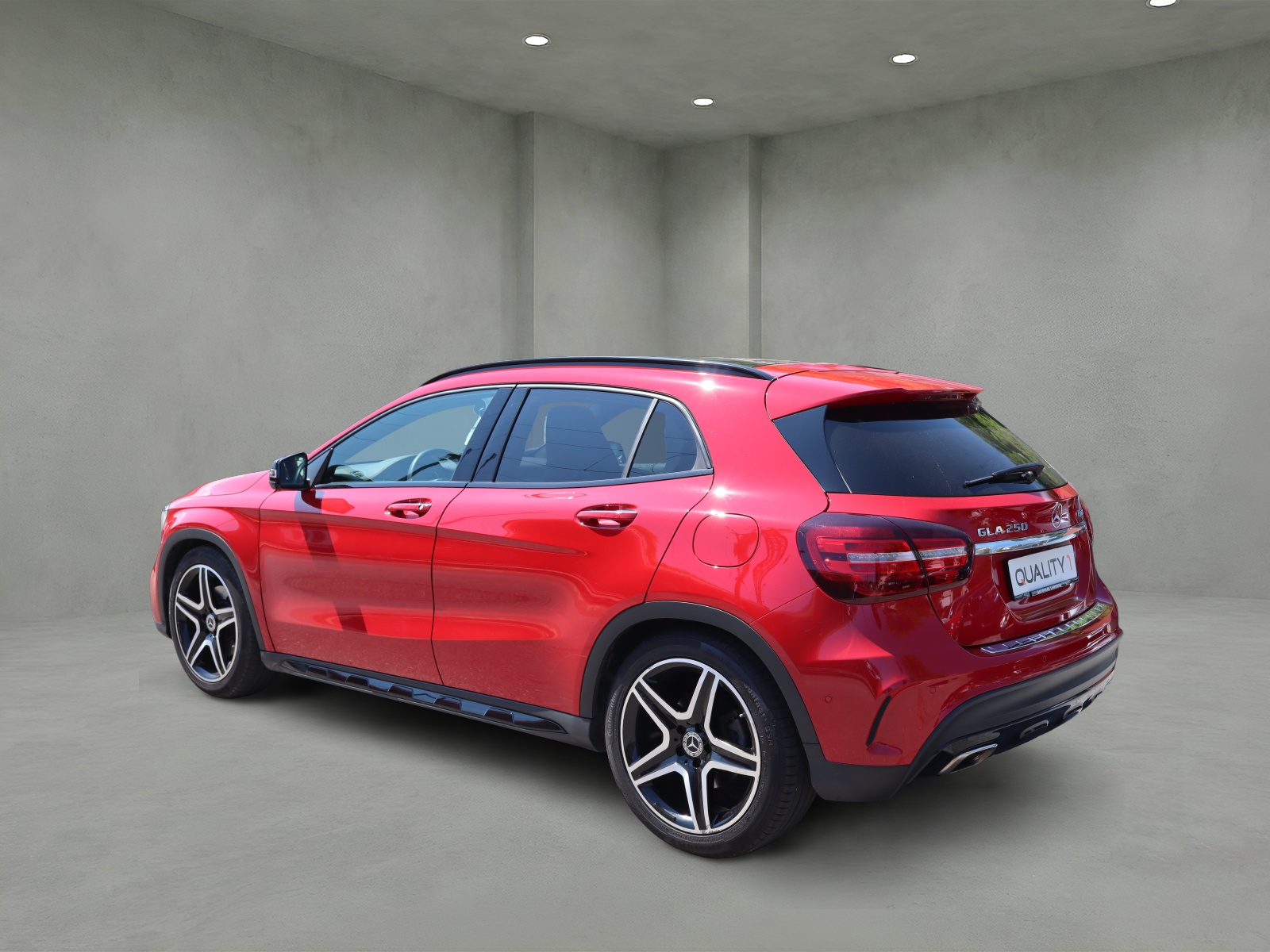 MERCEDES-BENZ GLA 250 AMG Line 4Matic 7G-DCT-image-2