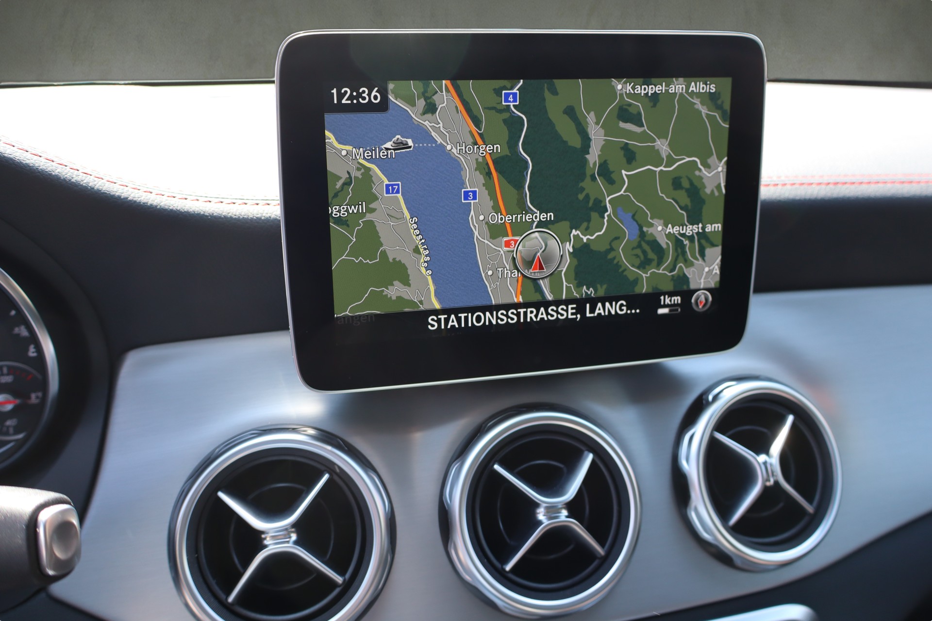 MERCEDES-BENZ GLA 250 AMG Line 4Matic 7G-DCT-image-10