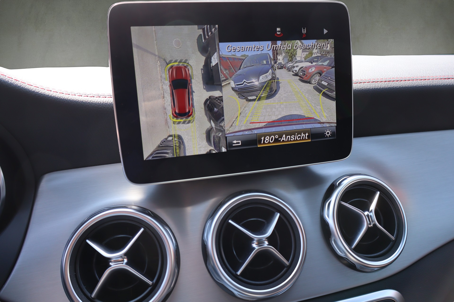 MERCEDES-BENZ GLA 250 AMG Line 4Matic 7G-DCT-image-14