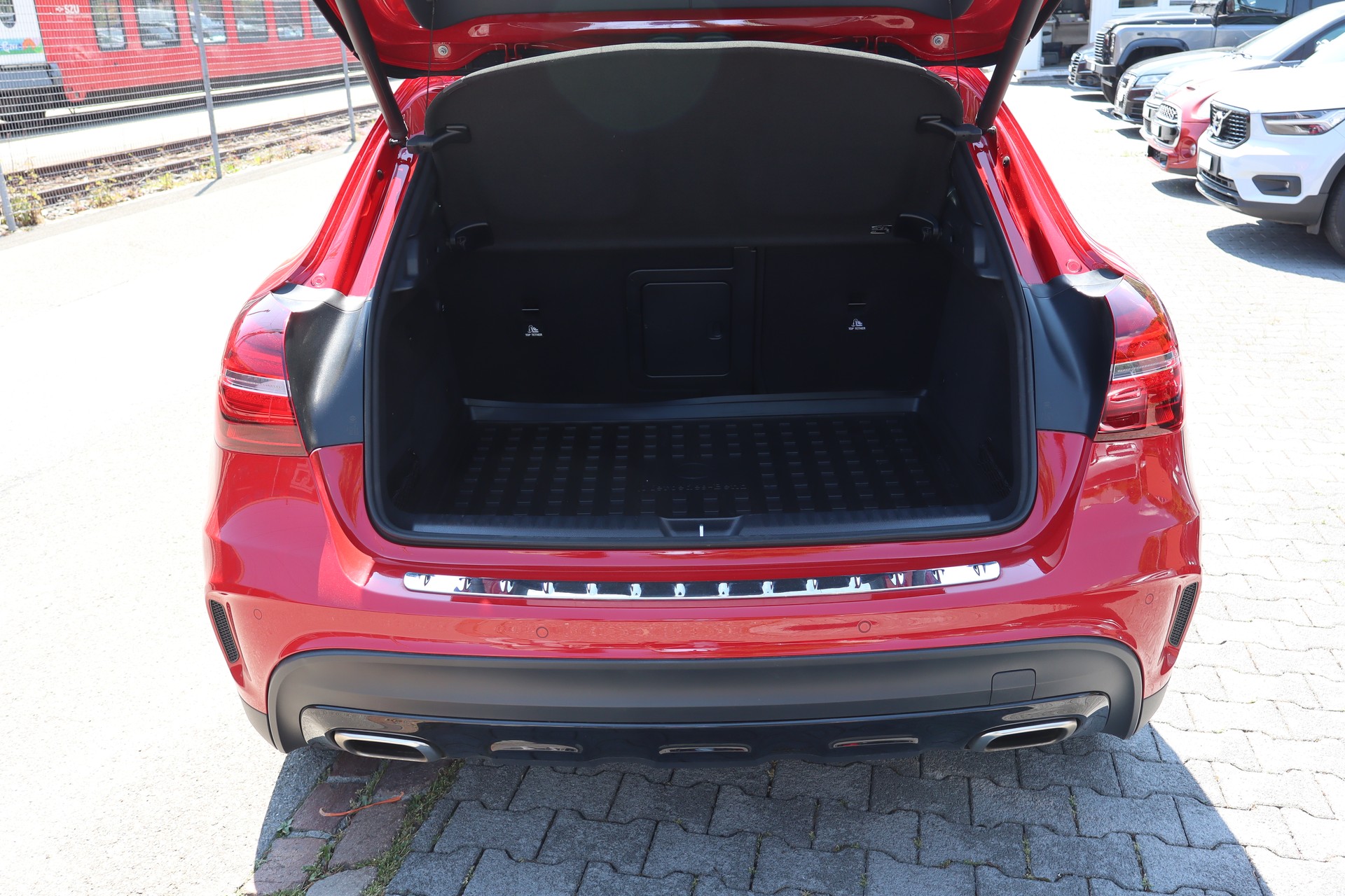 MERCEDES-BENZ GLA 250 AMG Line 4Matic 7G-DCT-image-7