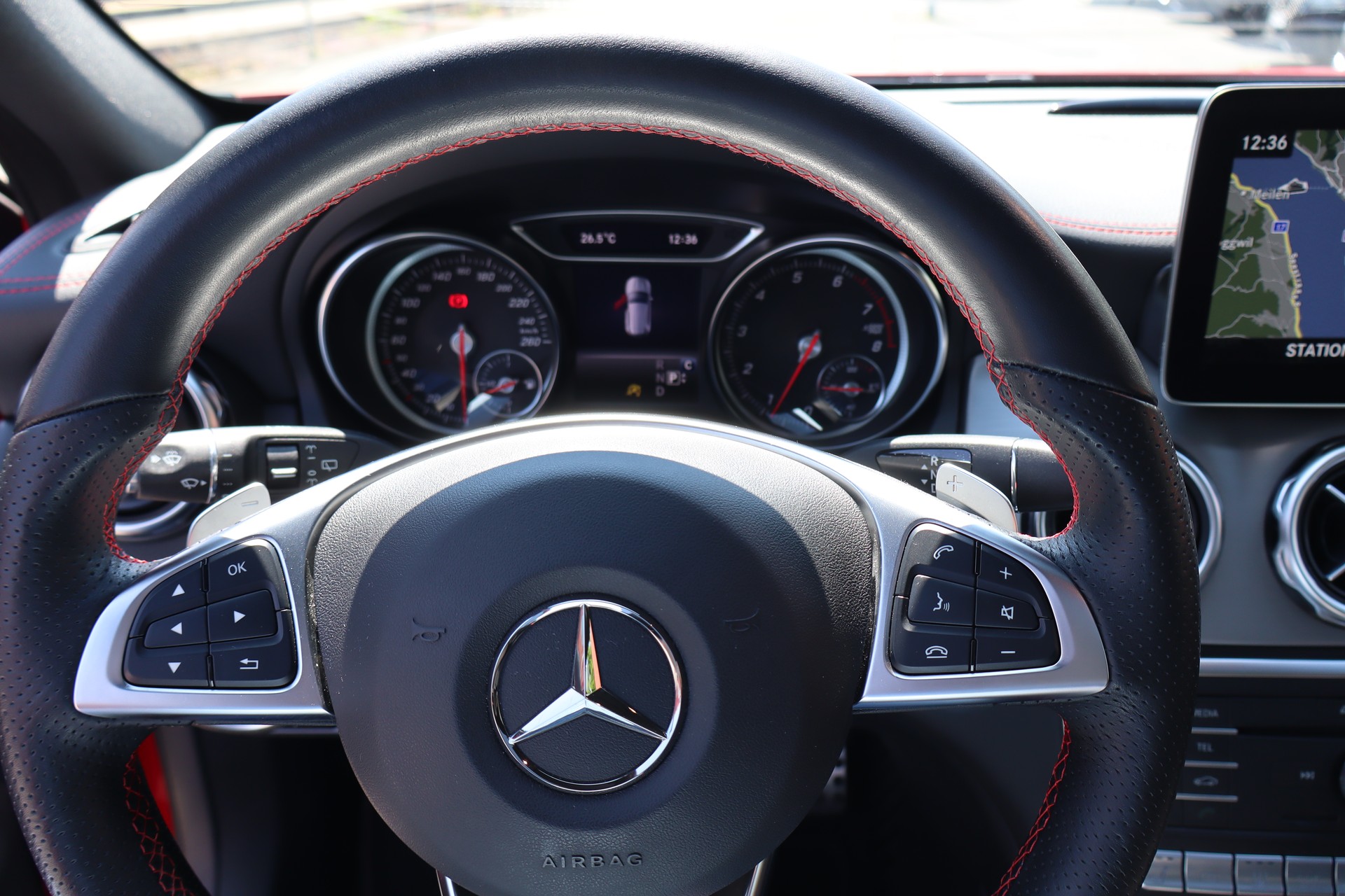 MERCEDES-BENZ GLA 250 AMG Line 4Matic 7G-DCT-image-11