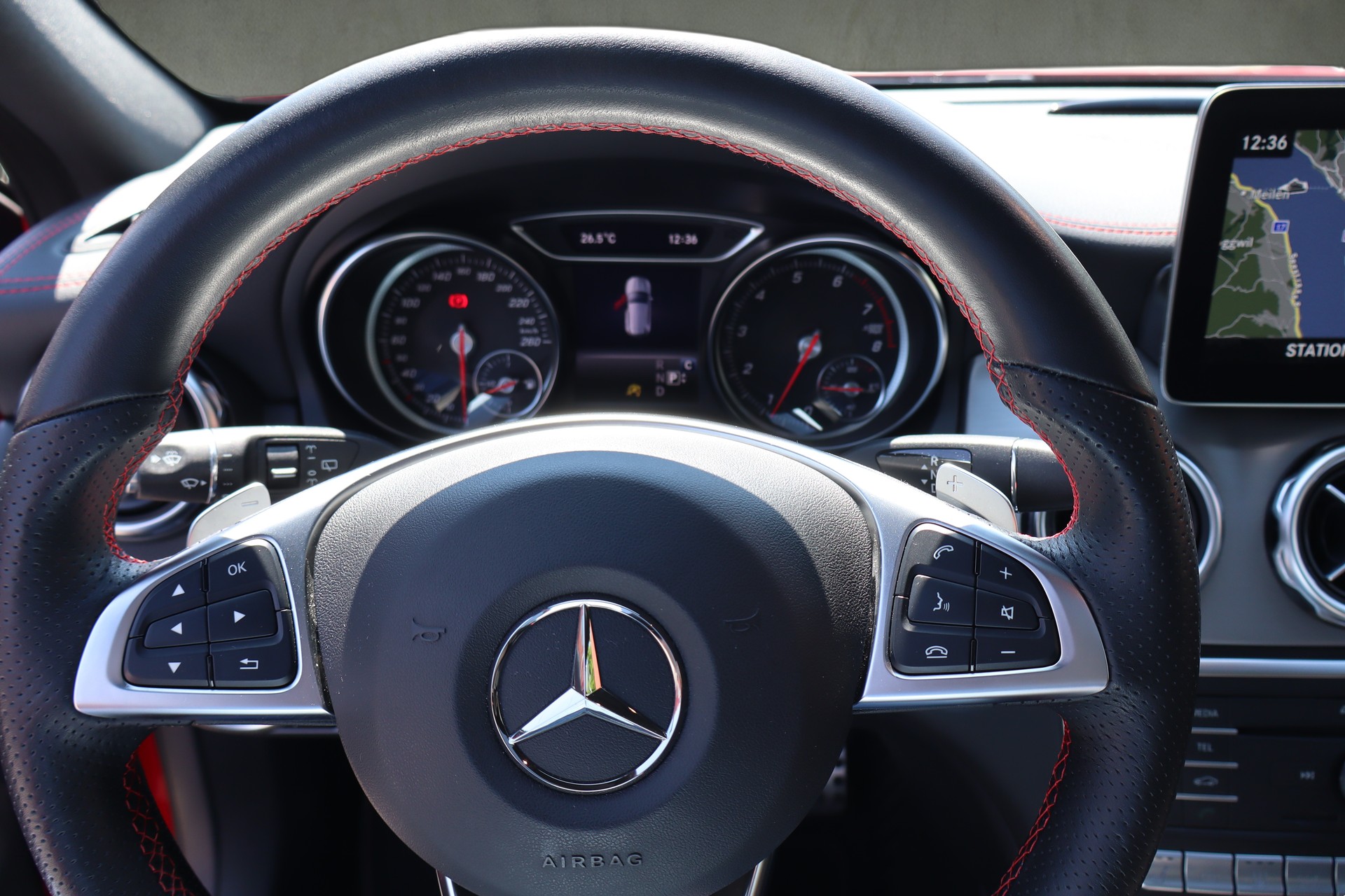 MERCEDES-BENZ GLA 250 AMG Line 4Matic 7G-DCT-image-11