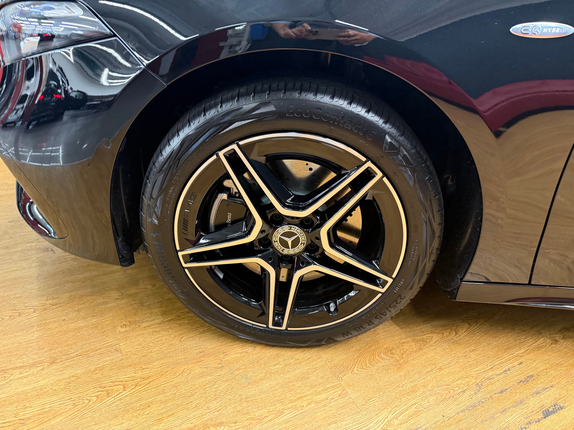 MERCEDES-BENZ A 250 e EQ Star / DISTRONIC / 360 Grad Kamera / Multibeam LED / Spiegel-Paket-image-6