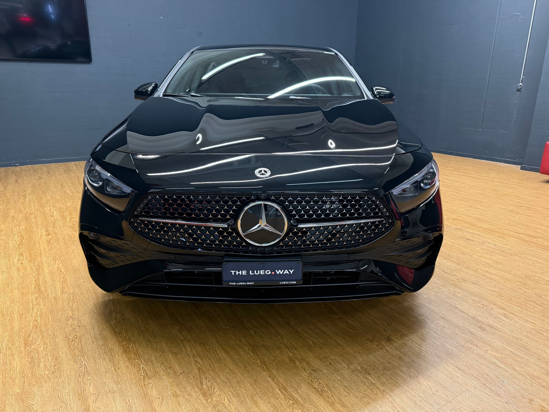 MERCEDES-BENZ A 250 e EQ Star / DISTRONIC / 360 Grad Kamera / Multibeam LED / Spiegel-Paket-image-5