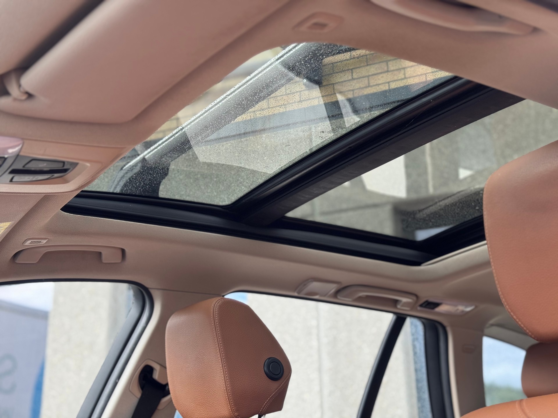 BMW 320d xDrive Touring Luxury Line Steptronic-image-29